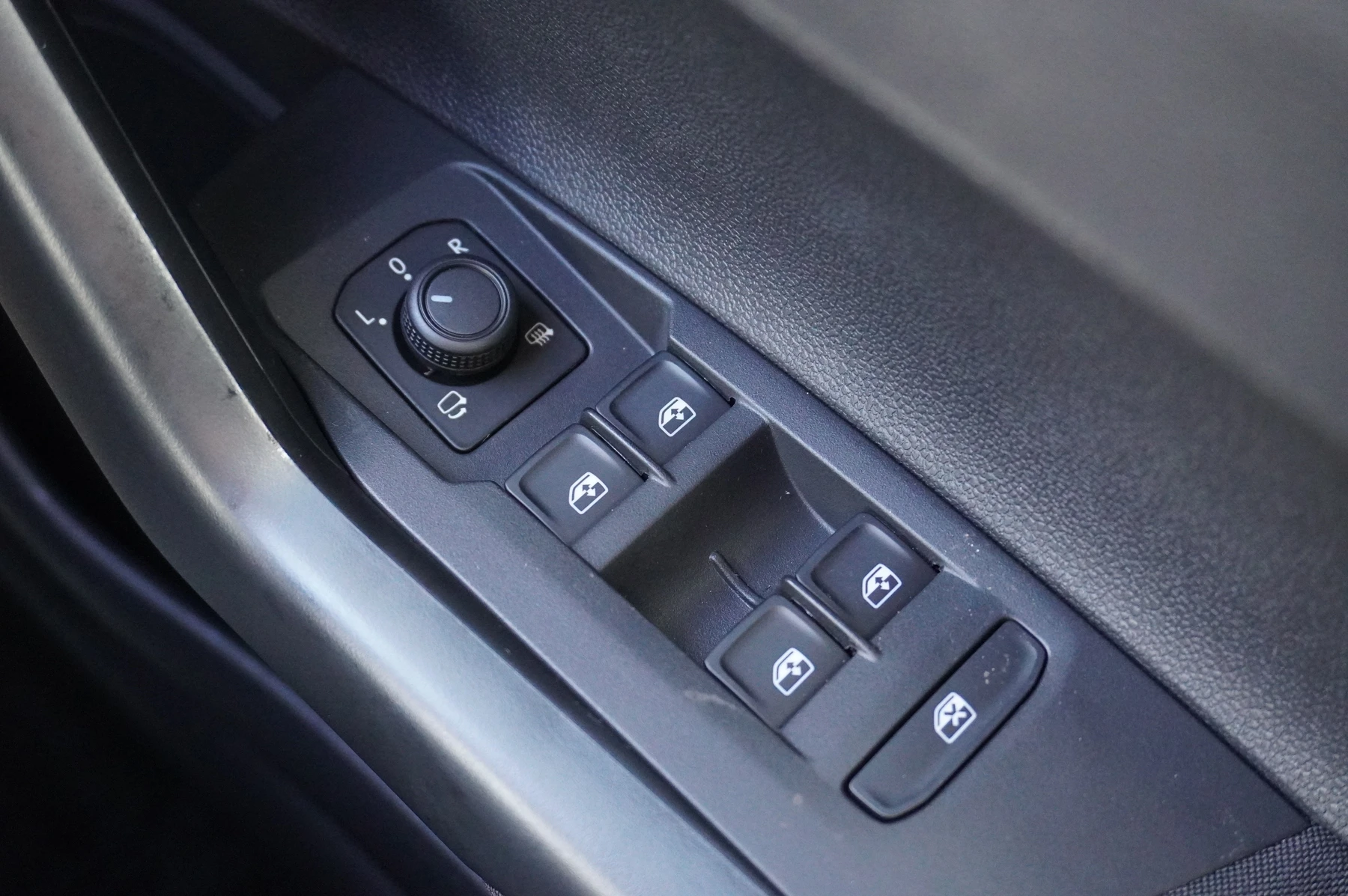 Volkswagen-Polo-image-31