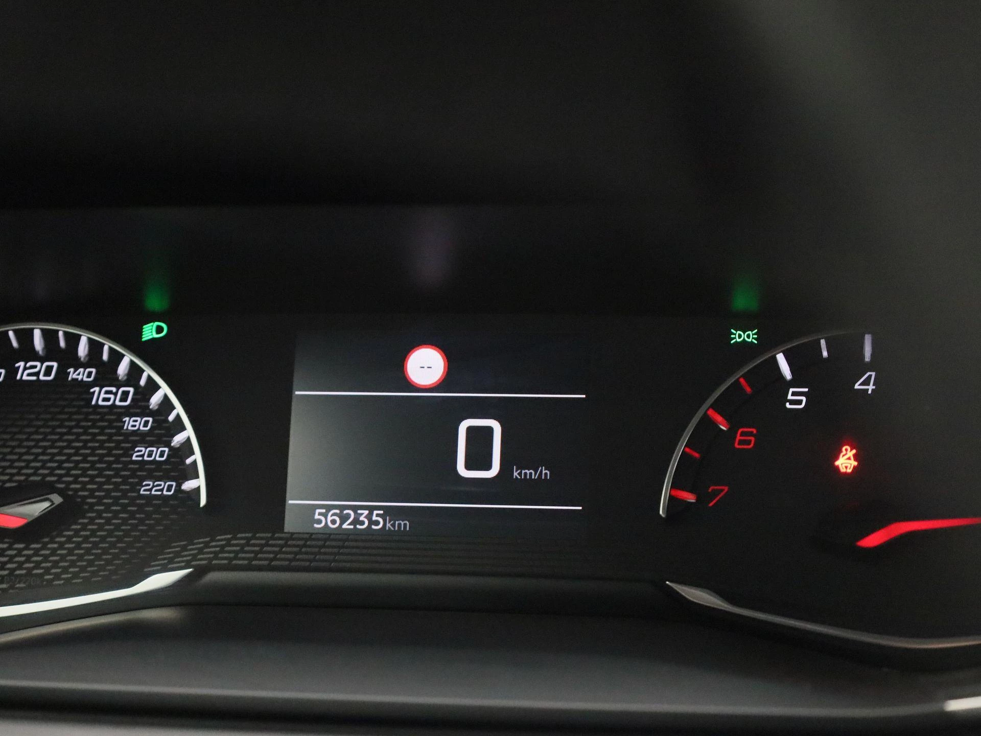 Peugeot-208-image-23