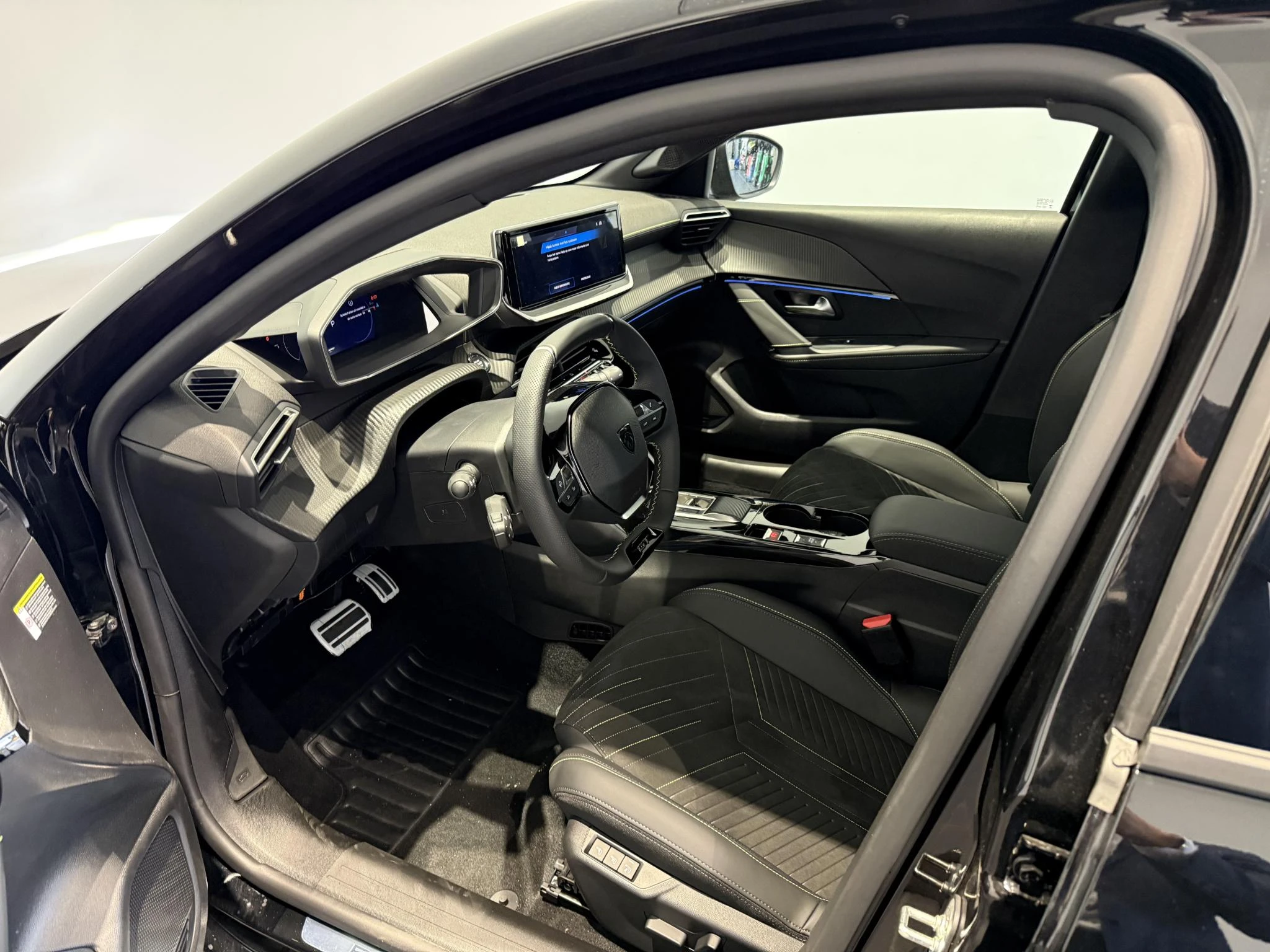 Peugeot-208-image-6