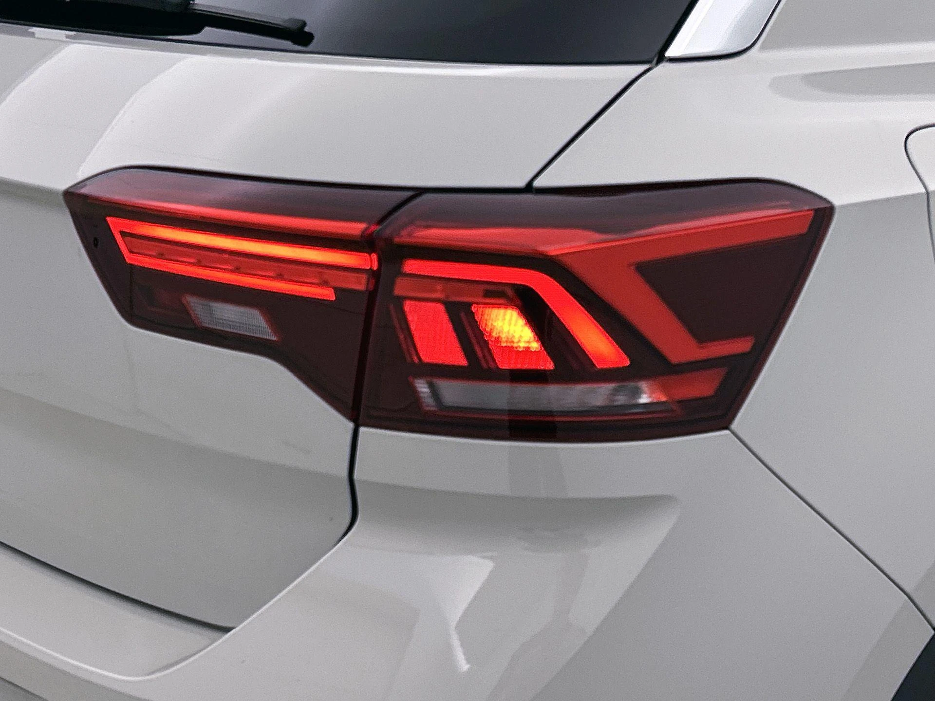 Volkswagen-T-Roc-image-27