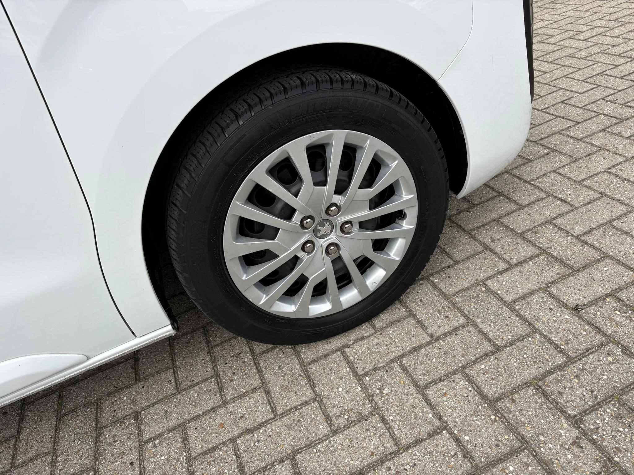Peugeot-Expert-image-15