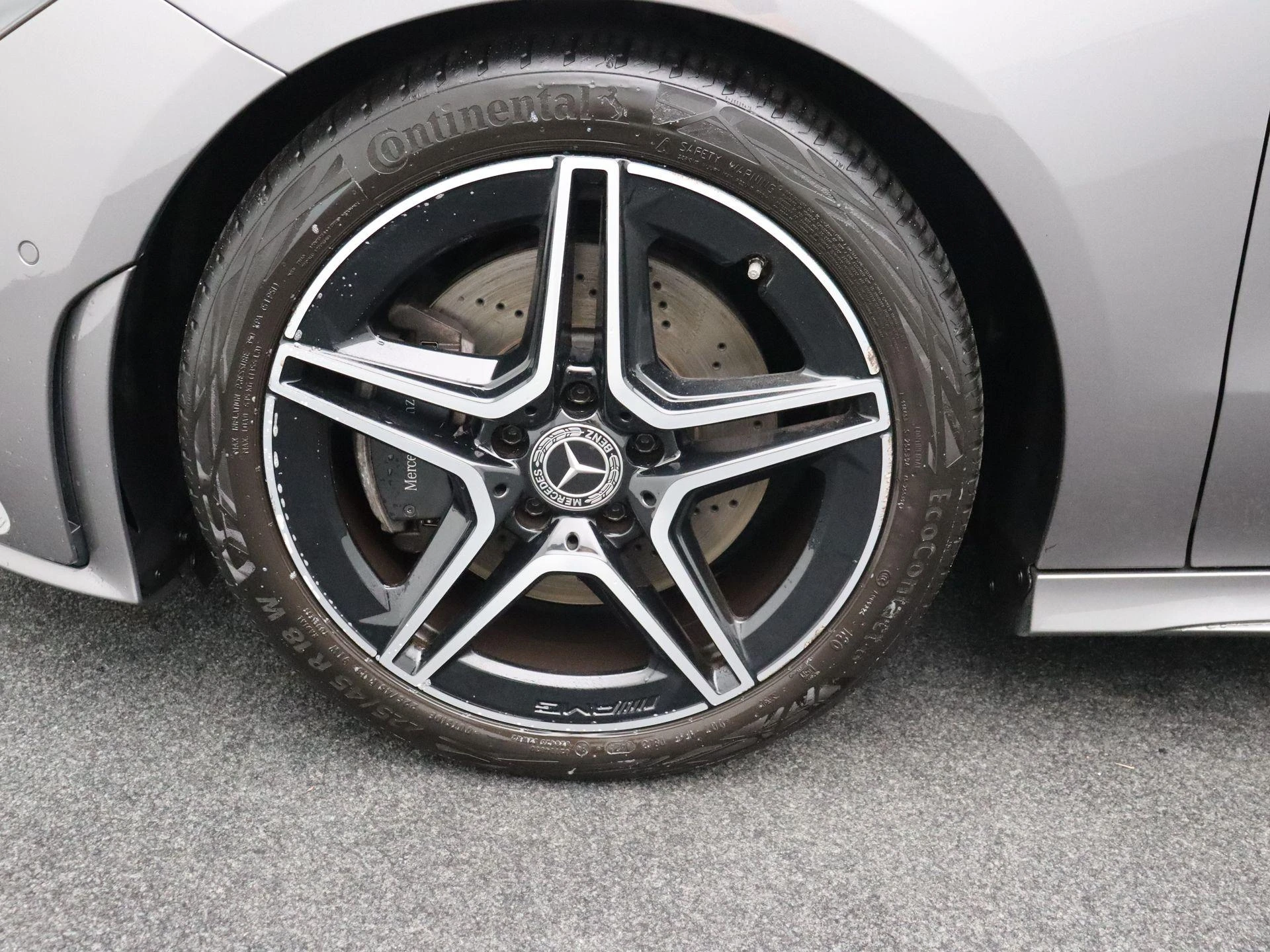Mercedes-Benz CLA 200 AMG Line + PANORAMISCH DAK + CAMERA + LED +
