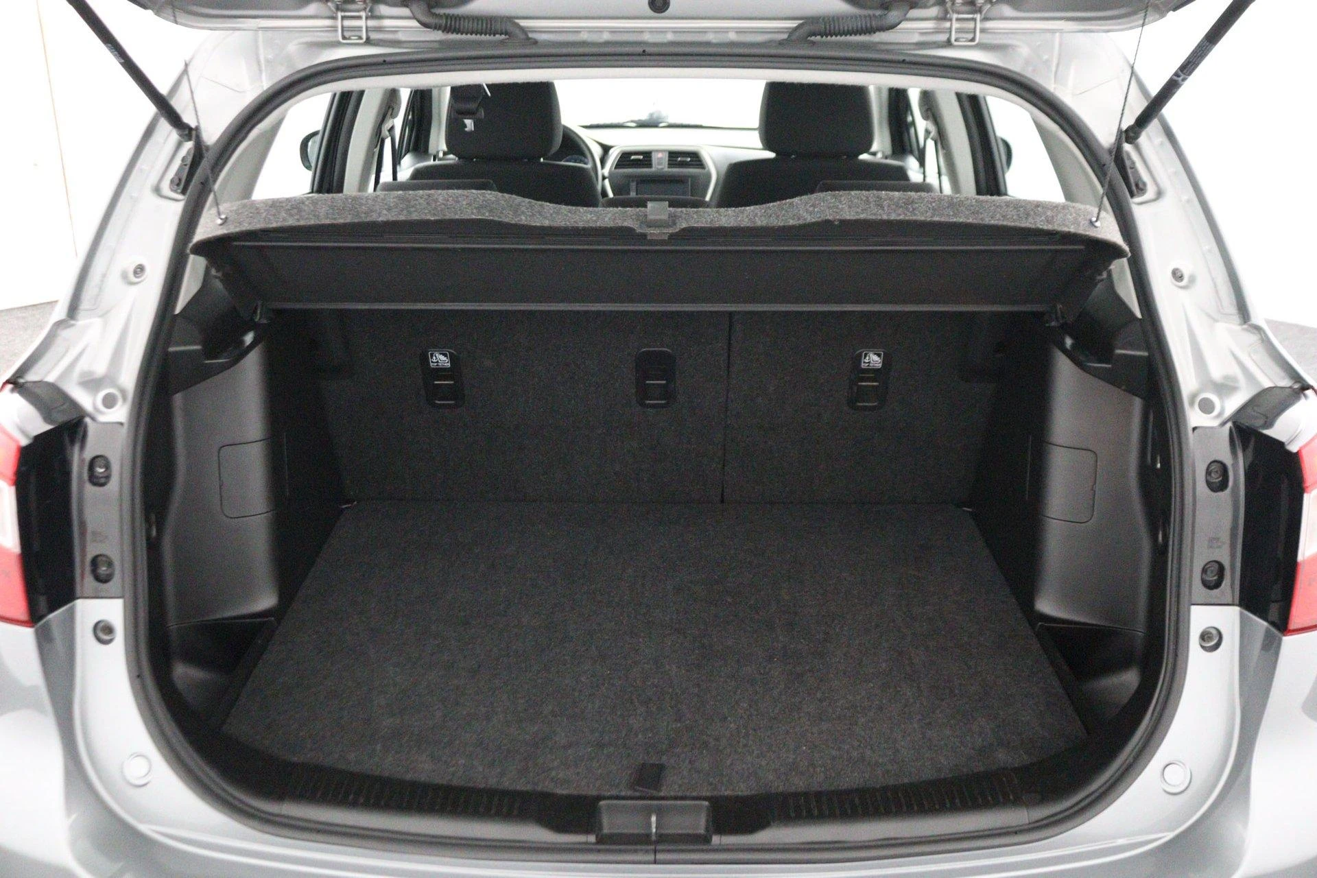 Suzuki-S-Cross-image-23