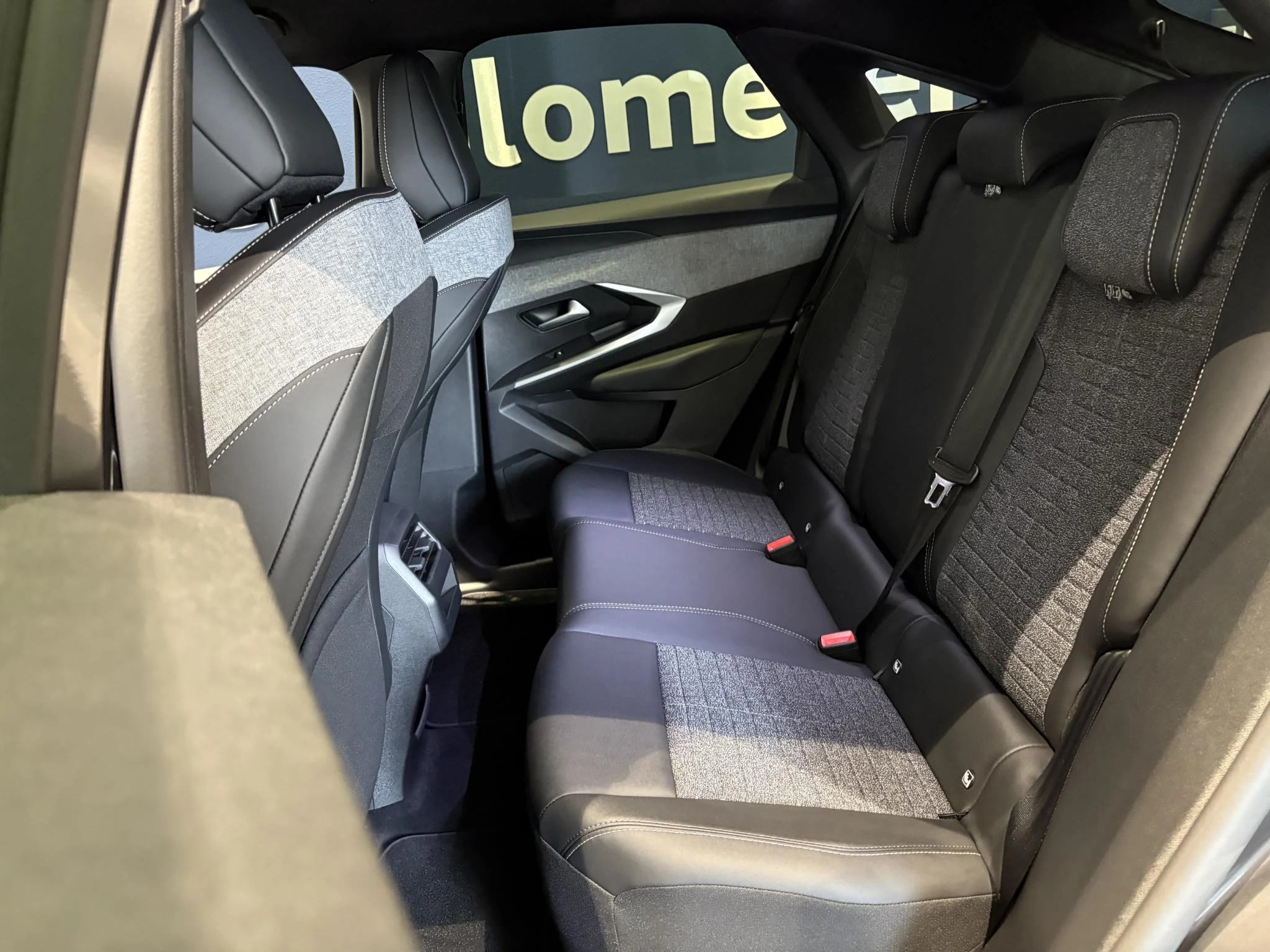 Peugeot 3008 1.6 plug-in Hybrid 195 Allure