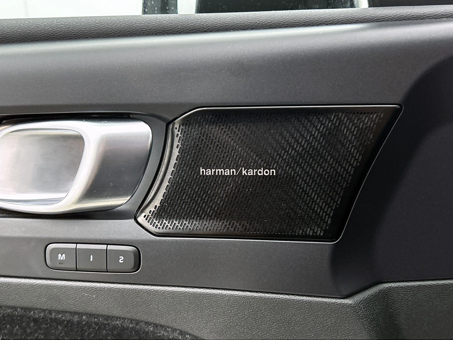 Volvo XC40 Recharge P8 AWD R-Design