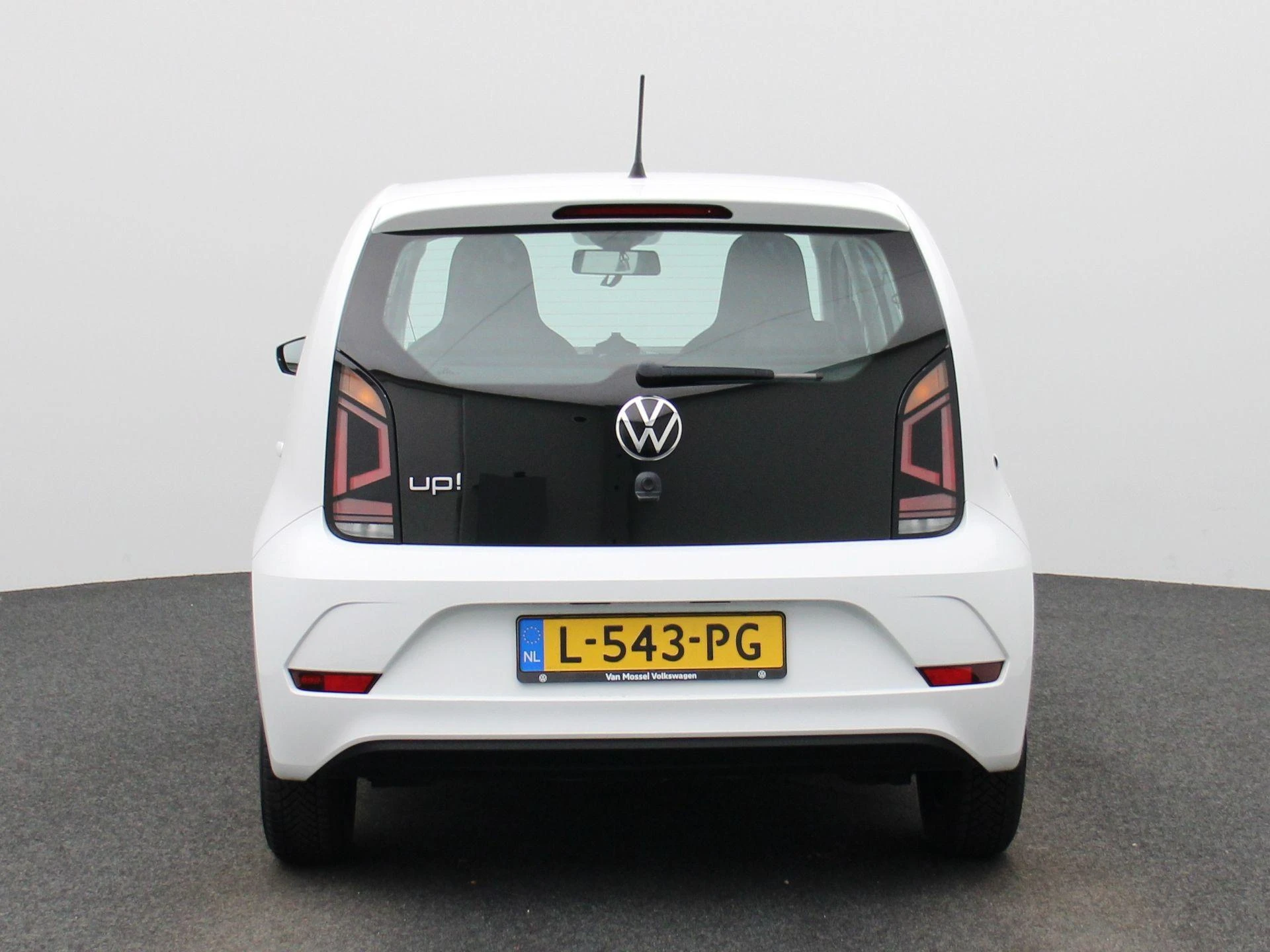 Volkswagen-up!-image-4