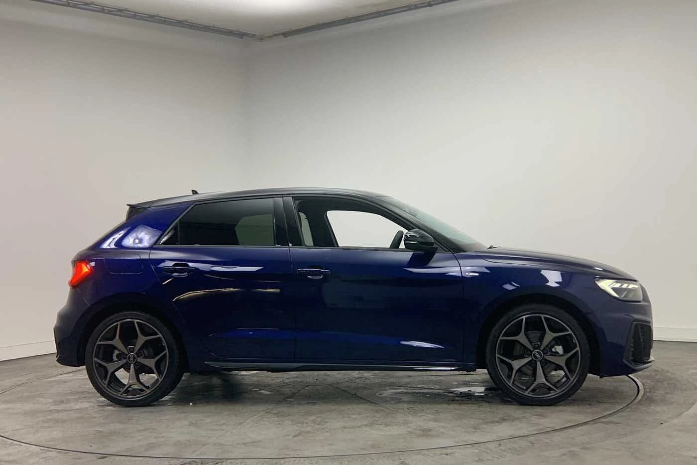 Audi-A1 Sportback-image-3