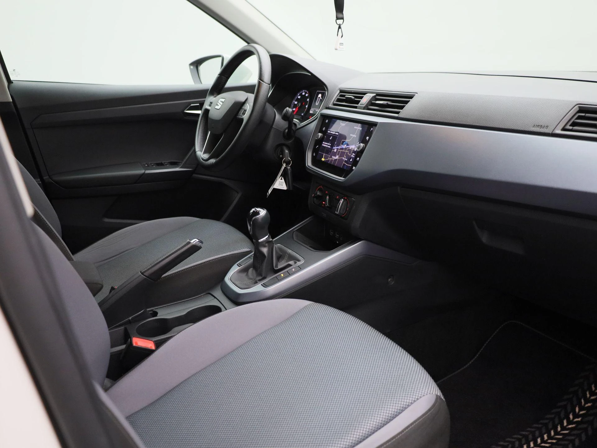 SEAT-Arona-image-29