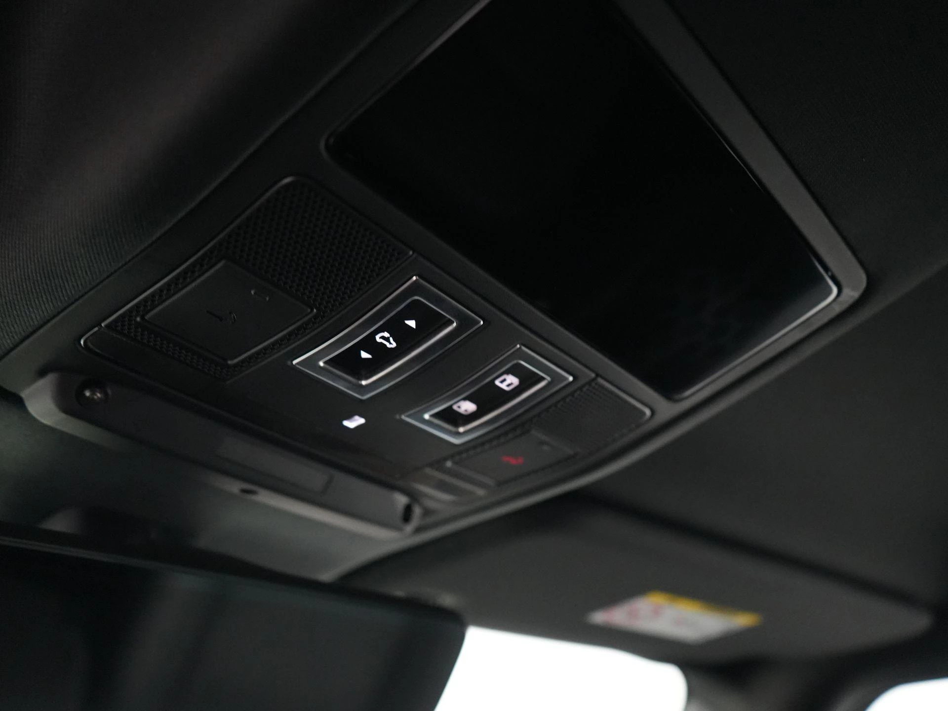 Land Rover-Defender-image-15