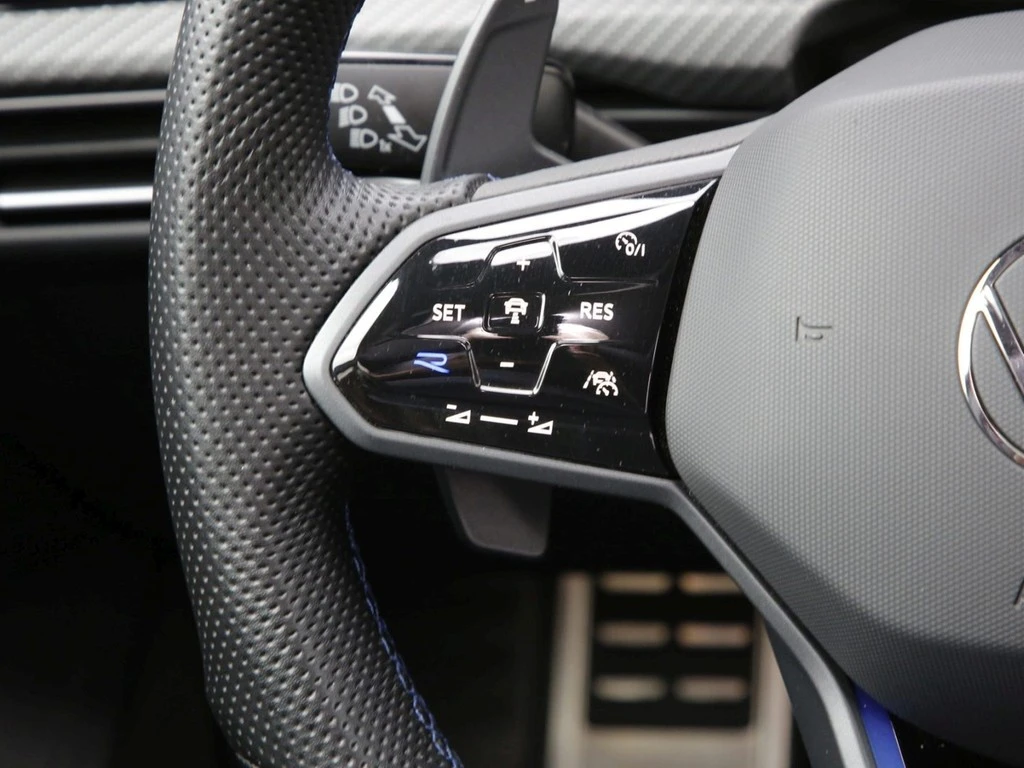 Volkswagen-Golf-image-16