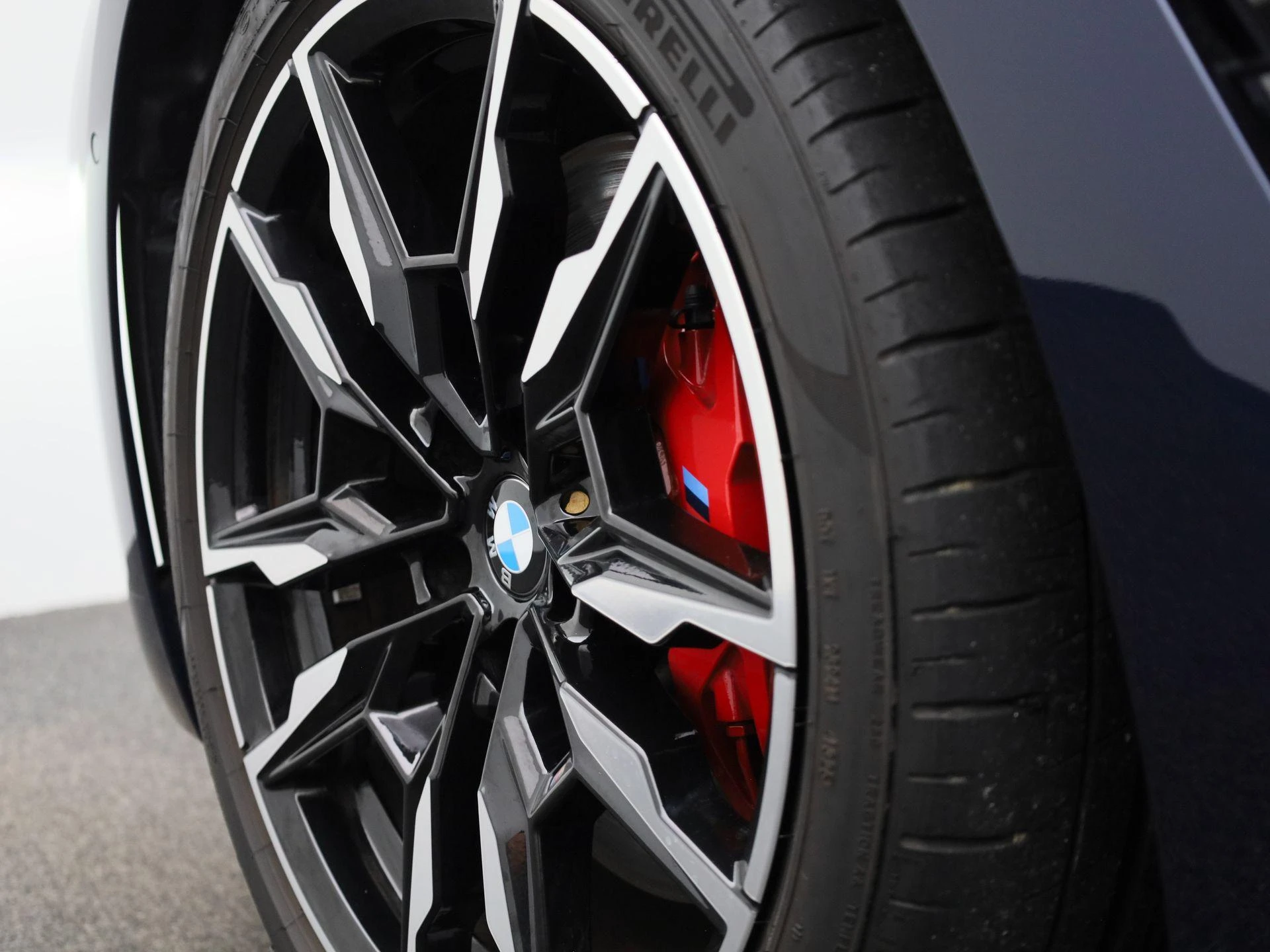 BMW-i4-image-67