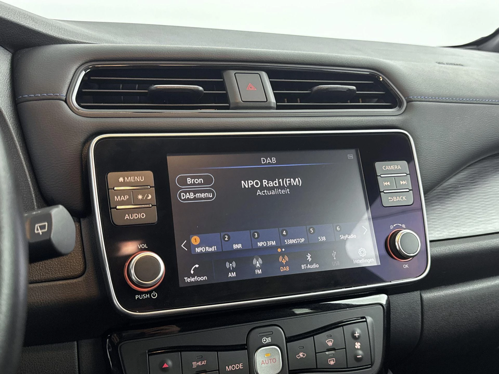 Nissan-Leaf-image-18