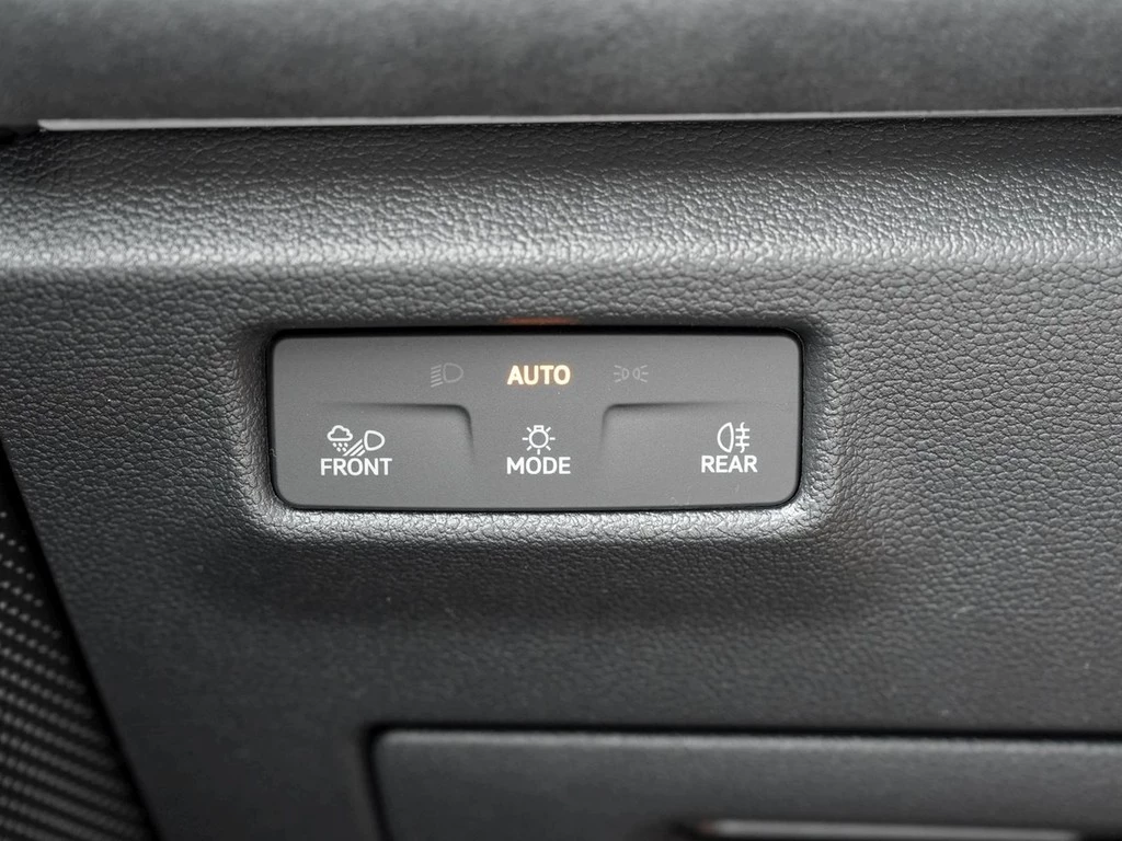 Volkswagen Tiguan R-Line 2.0TDI AHV Trailer Ass. Discover
