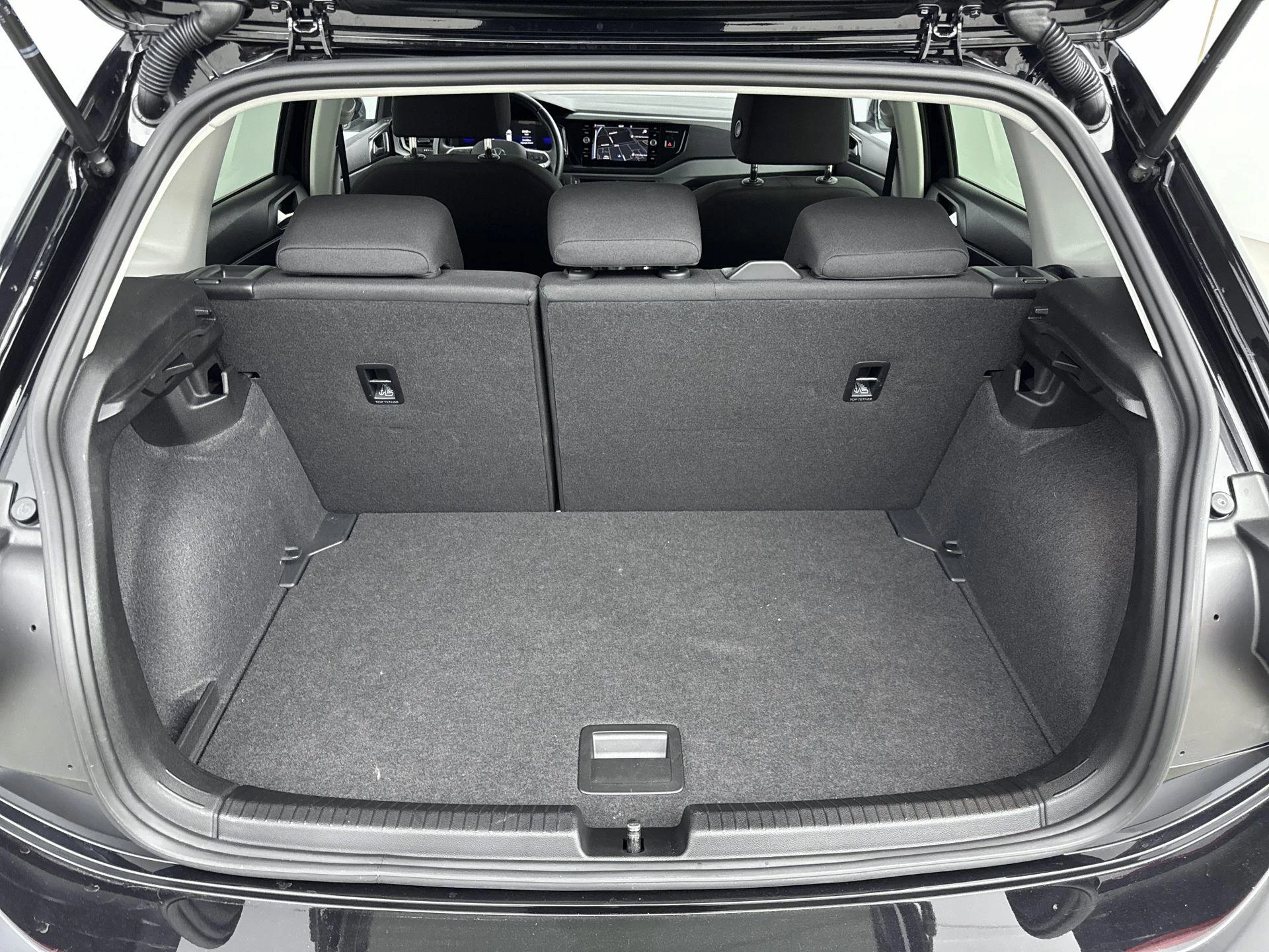 Volkswagen-Polo-image-11