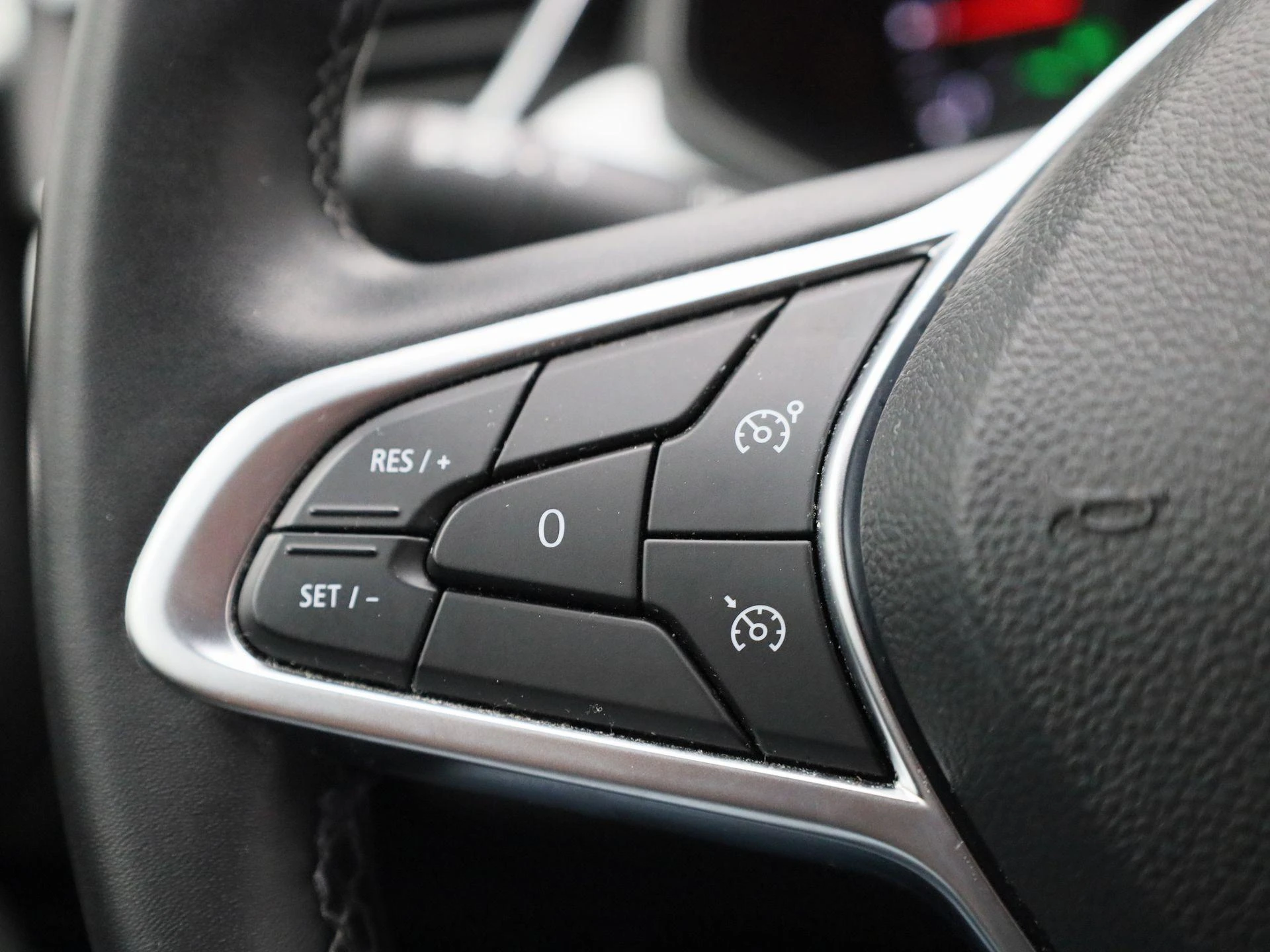 Renault-Clio-image-16