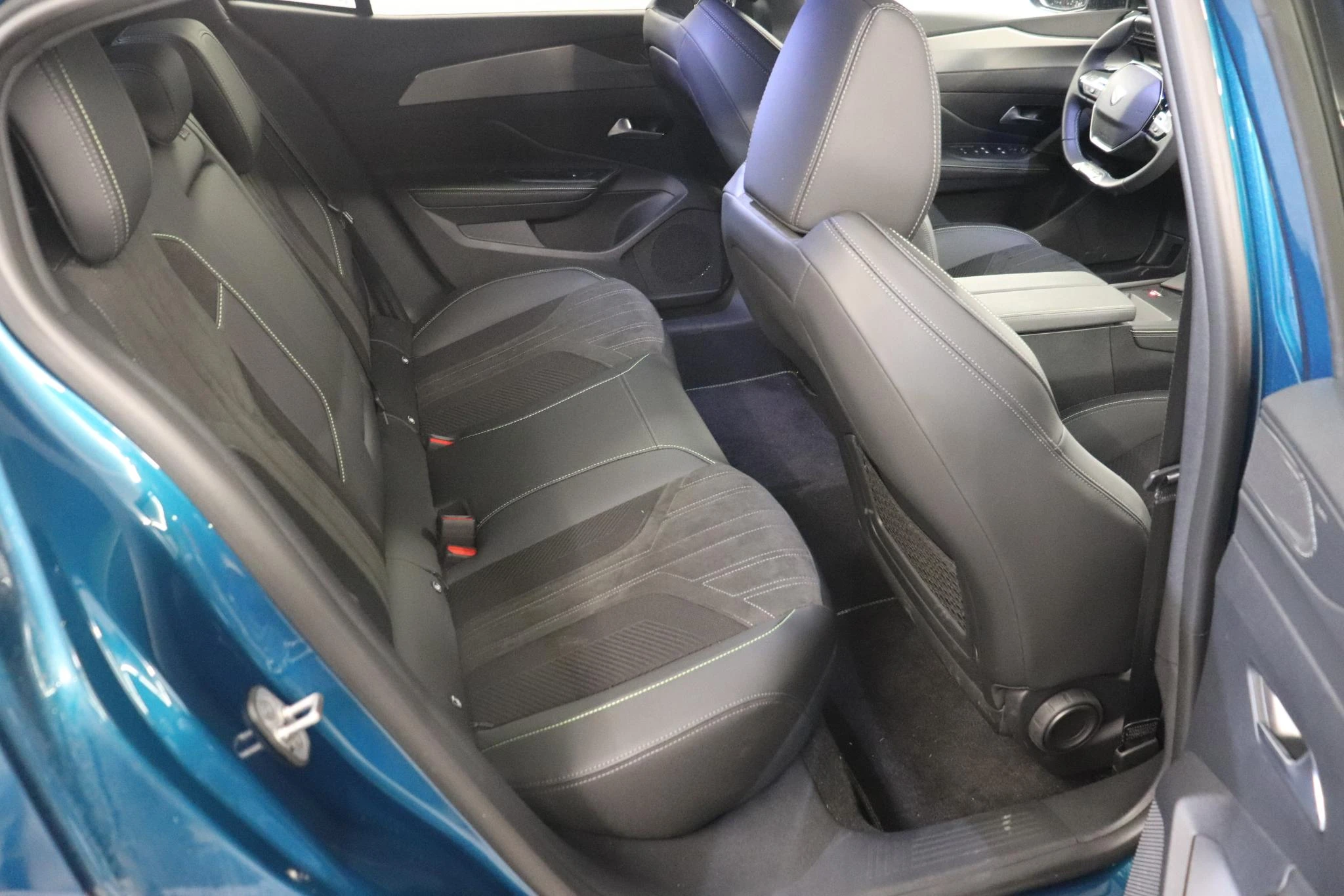 Peugeot-408-image-17
