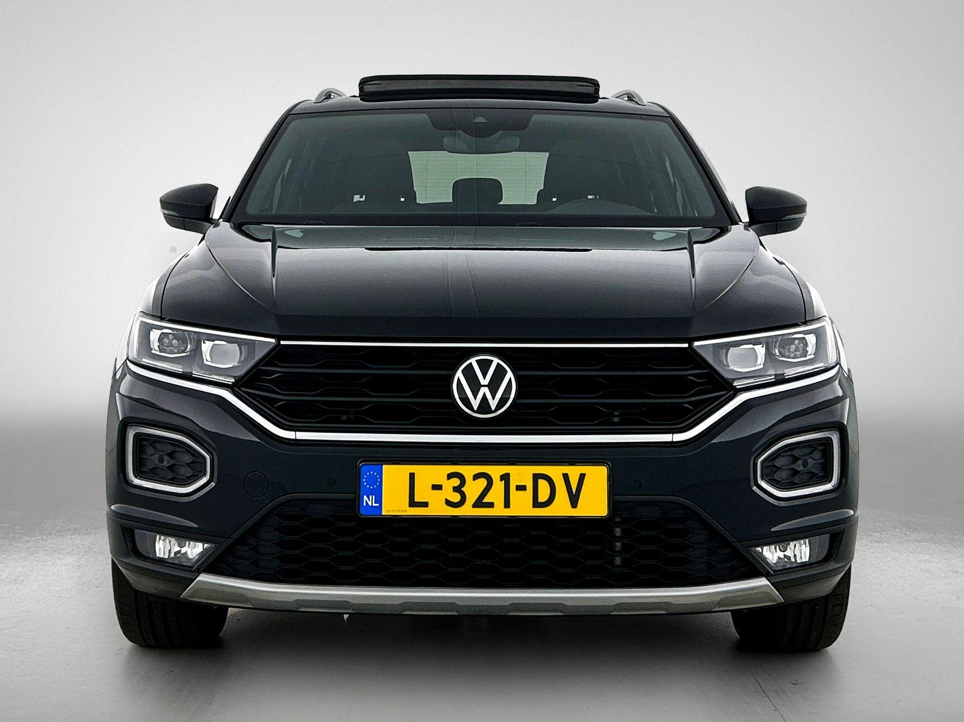 Volkswagen-T-Roc-image-4