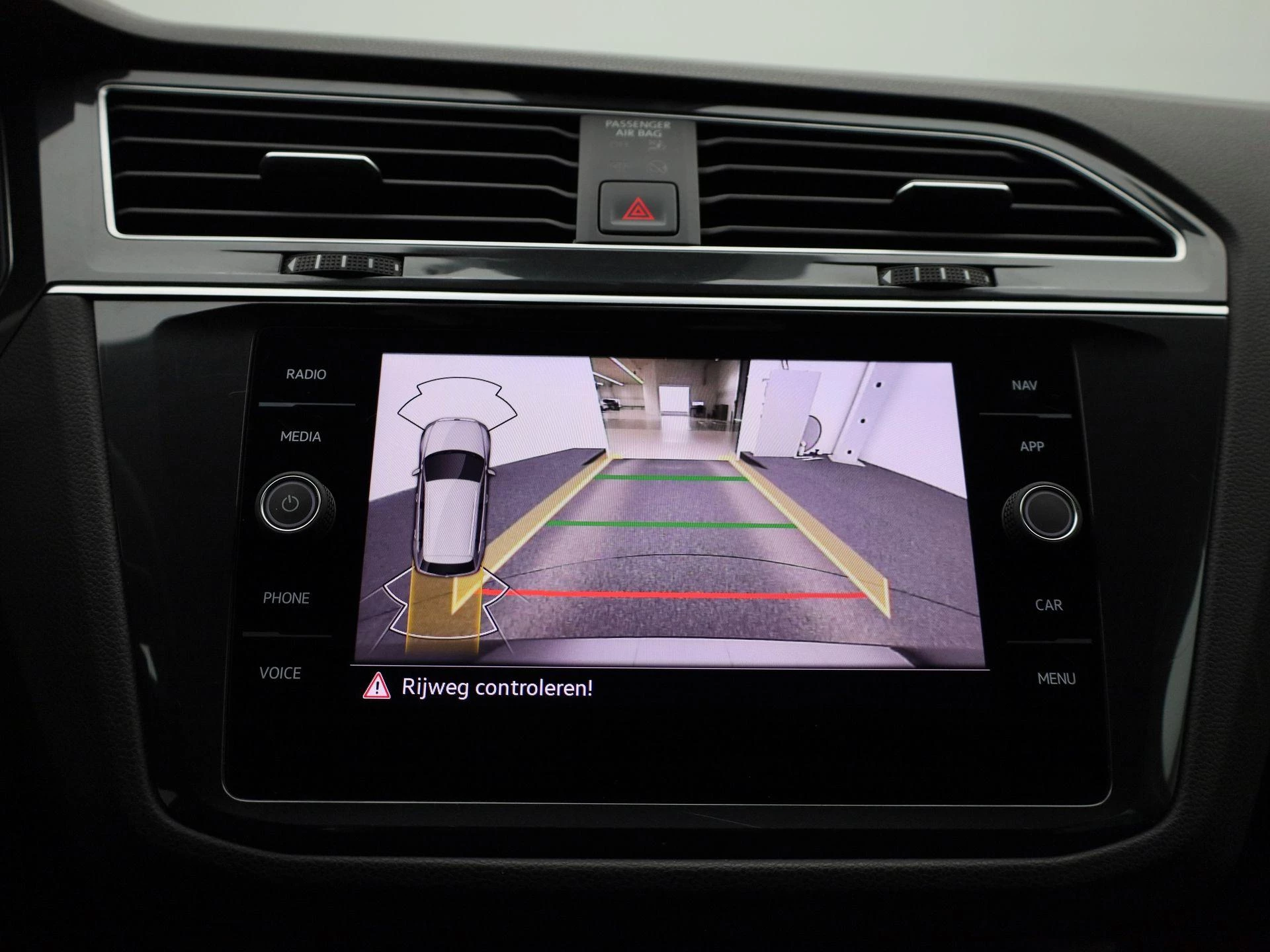 Volkswagen-Tiguan-image-29