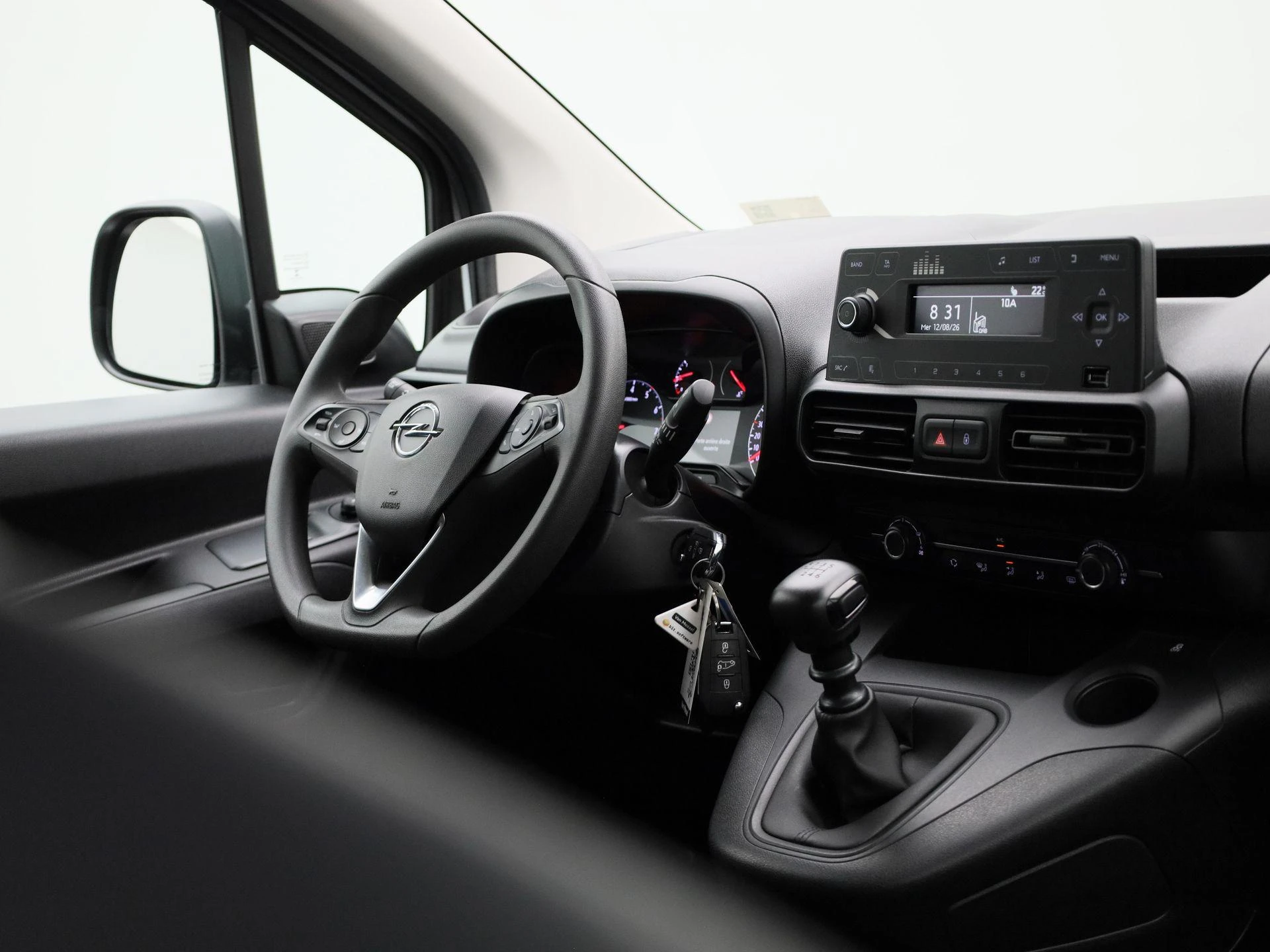 Opel-Combo Life-image-27