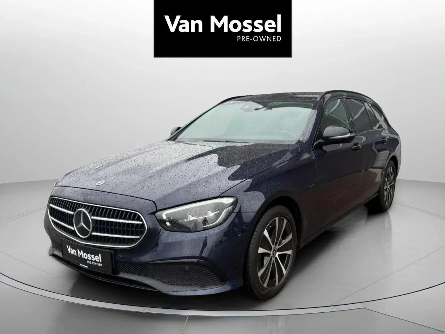 Mercedes-Benz-E-Klasse-image-0