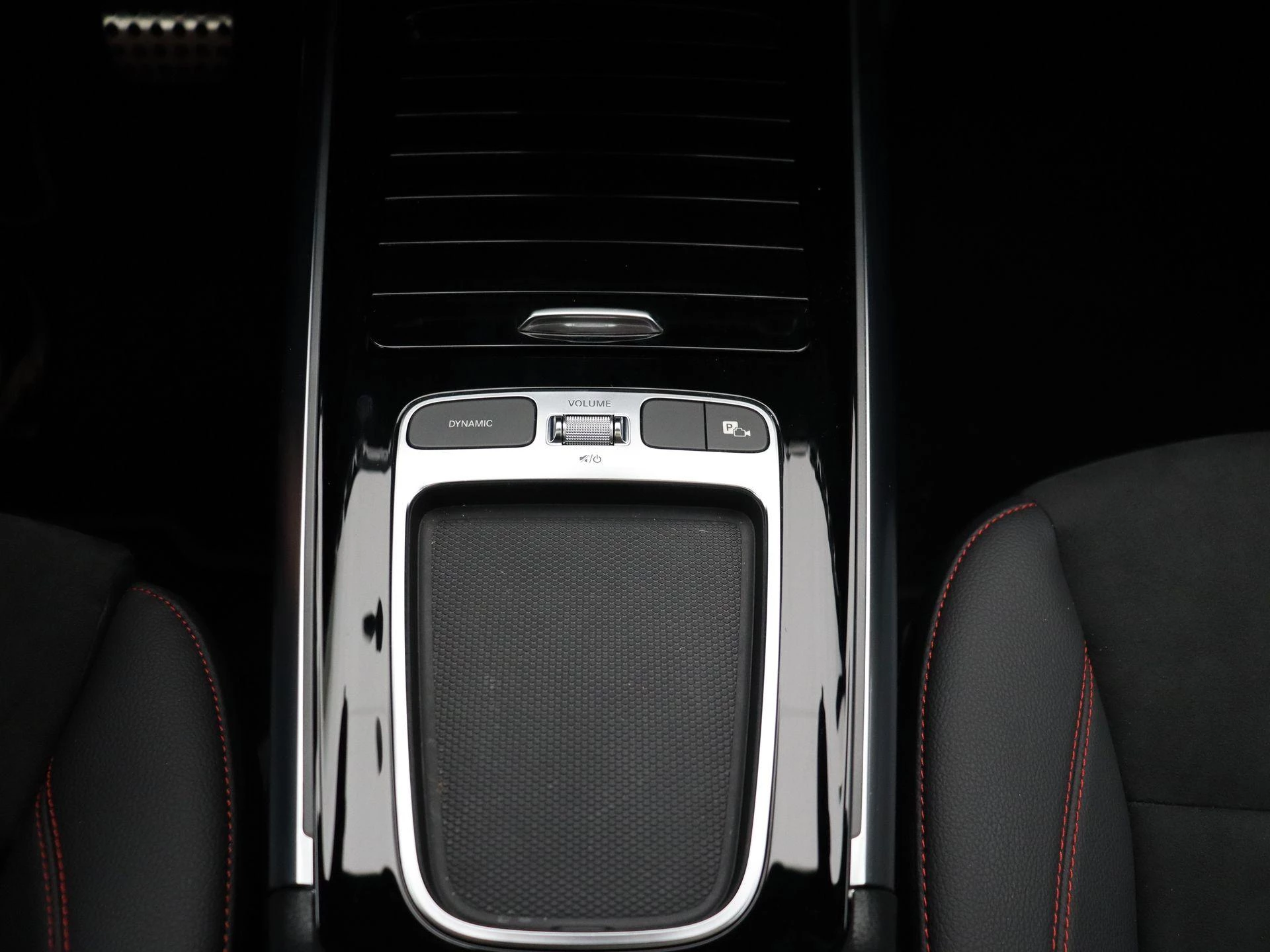 Mercedes-Benz EQA 250+ AMG Line + PANORAMISCH DAK + CARPLAY + CAMERA +
