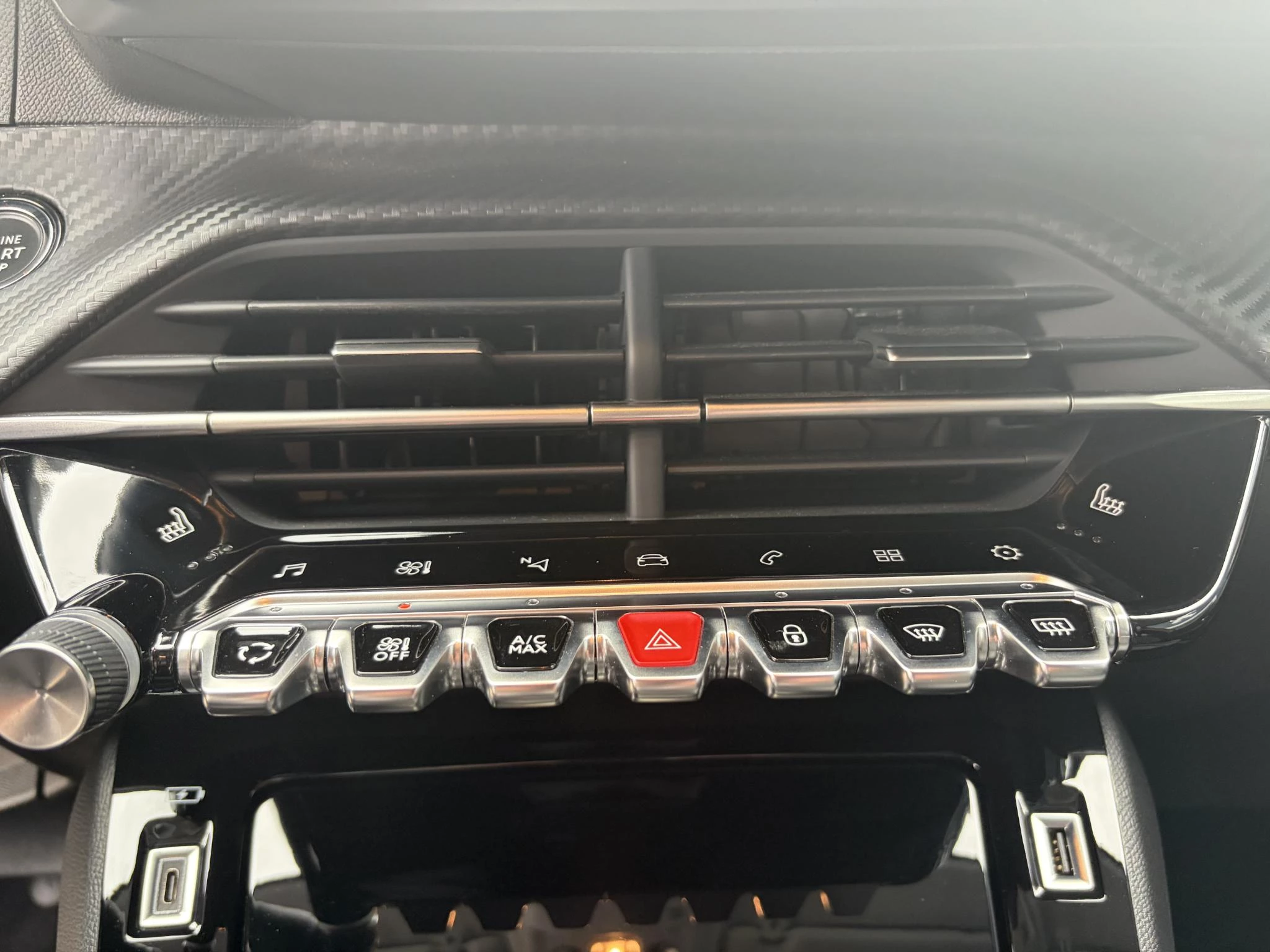 Peugeot-208-image-21