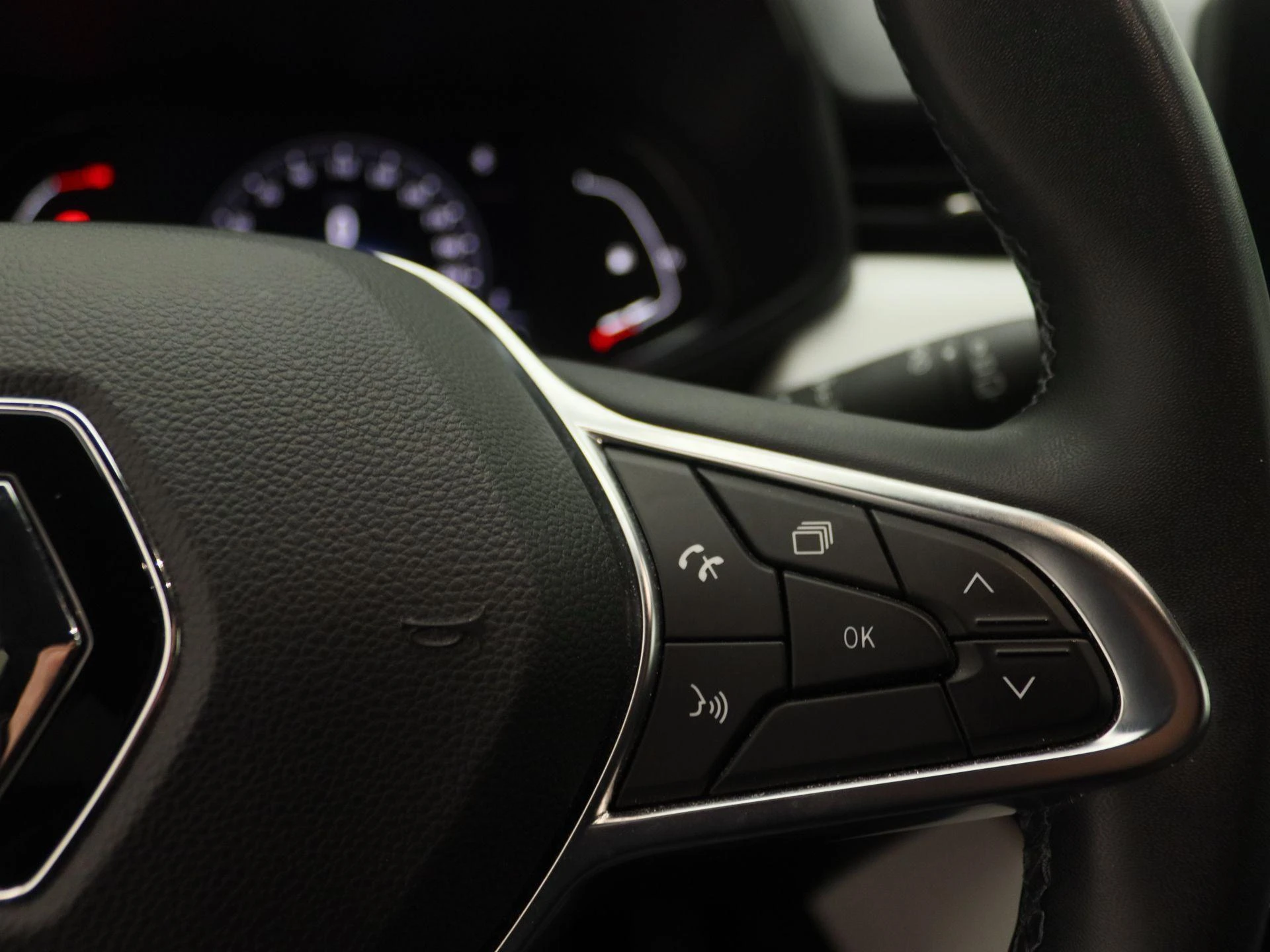 Renault-Clio-image-17