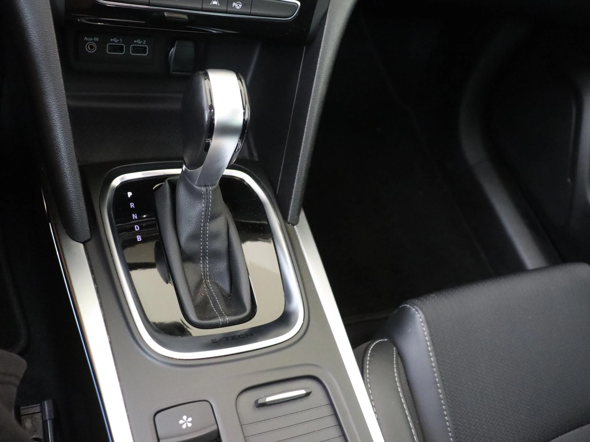 Renault-Megane E-Tech-image-14