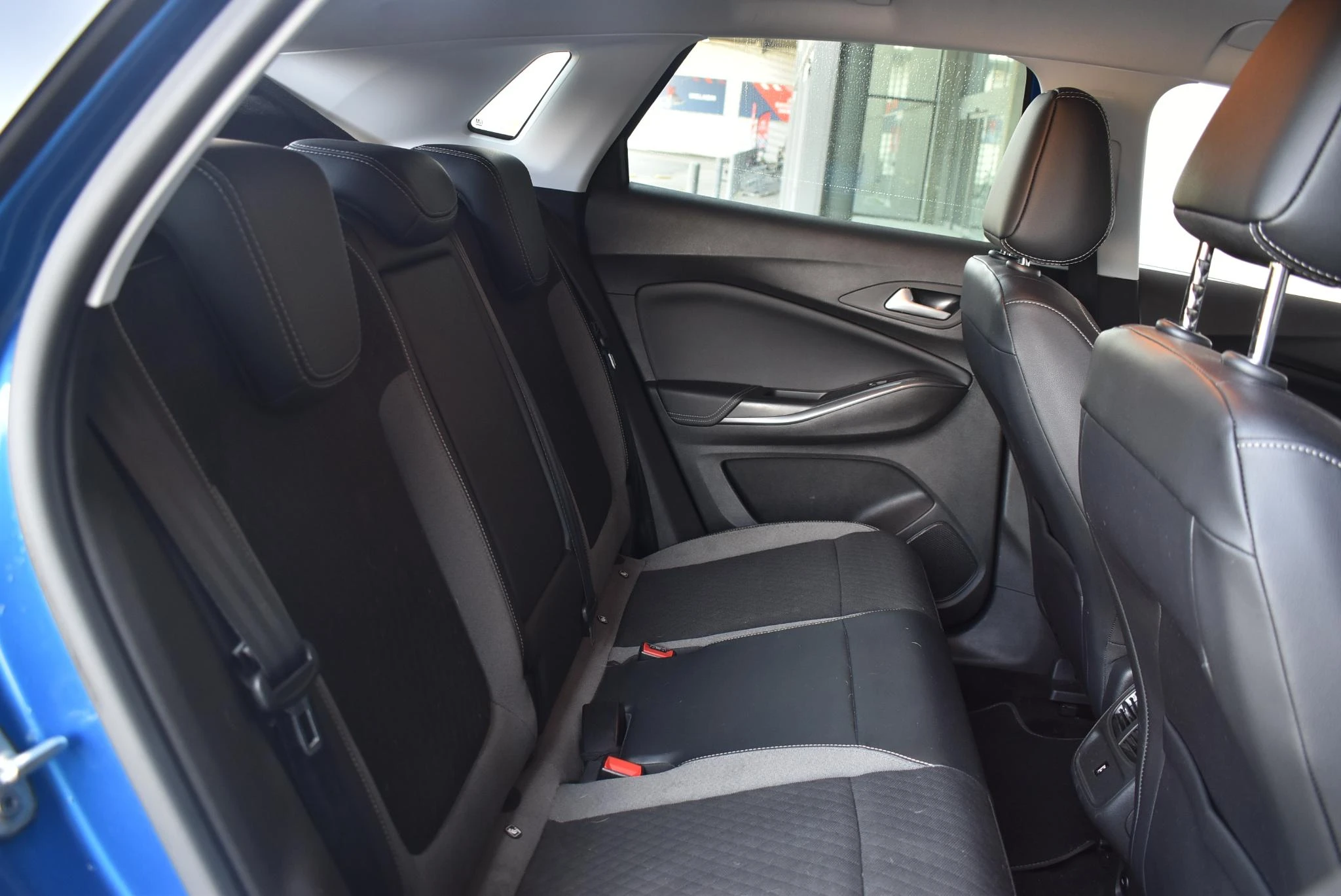 Opel Grandland X 1.6 Turbo Hybrid4 Business Executive