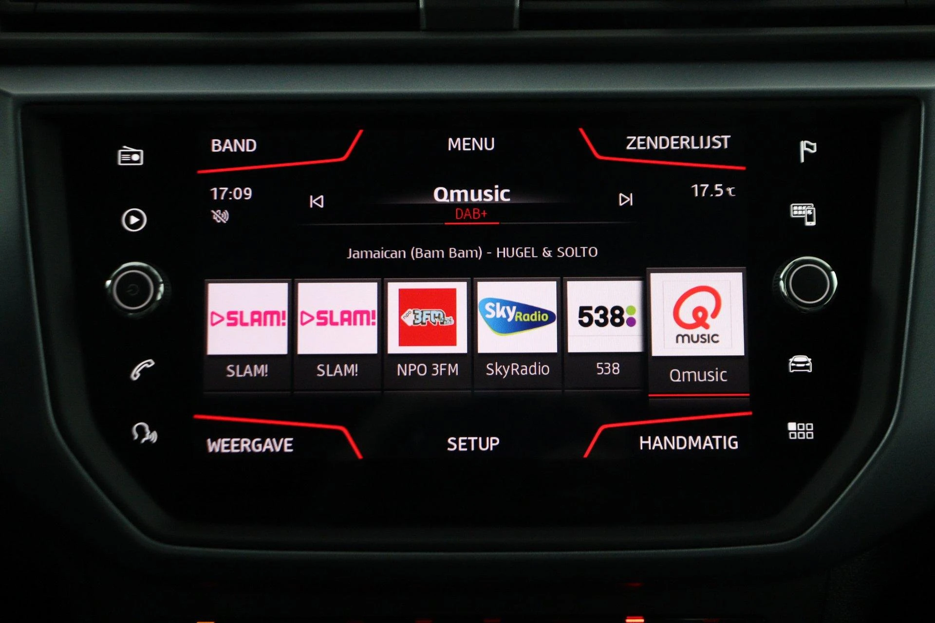 SEAT-Arona-image-16