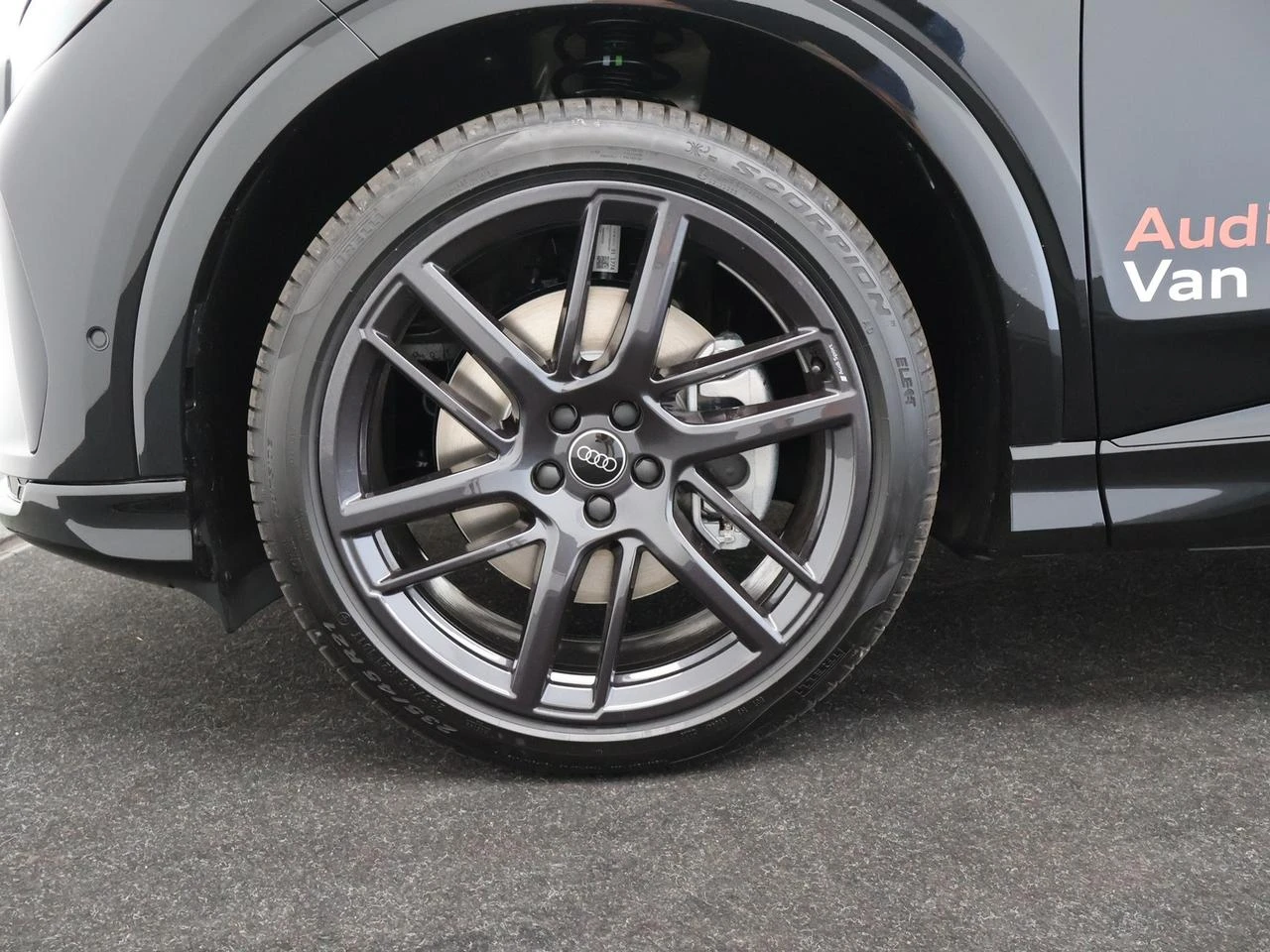 Audi-Q4 e-tron-image-17