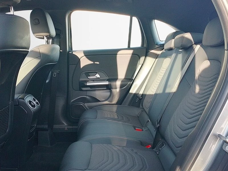 Mercedes-Benz GLA 200 PROGRESSIVE AHK MBUX SHZ KLIMA NAVI ProgressiveC118 GLA 200 PROGRESSIVE AHK MBUX SHZ KLIMA NAVI Progressive