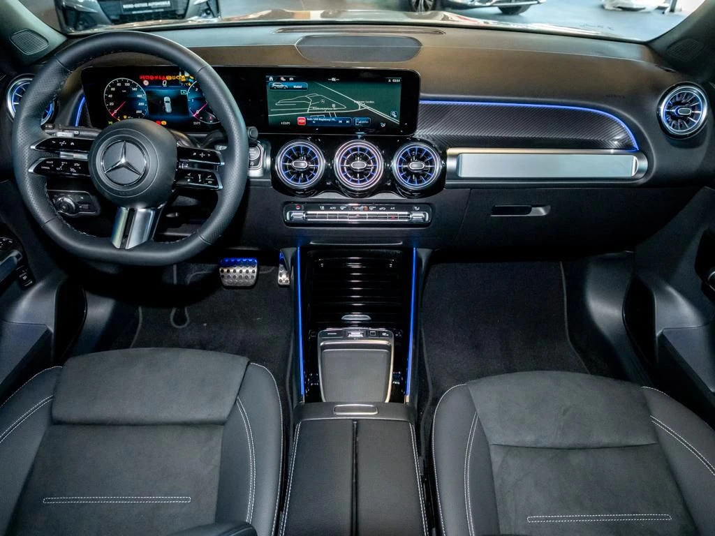 Mercedes-Benz-GLB 200 d-image-12