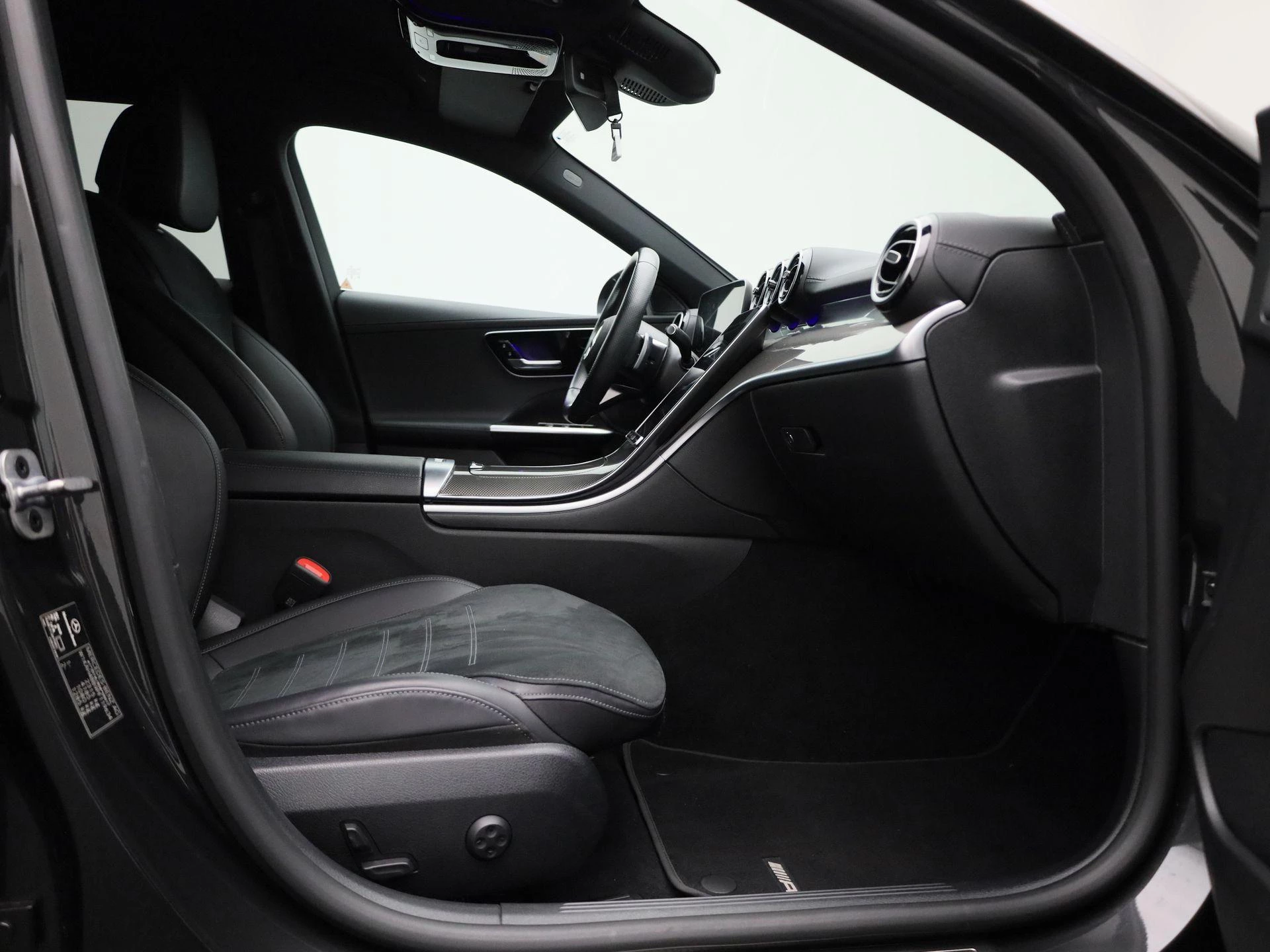 Mercedes-Benz-C-Klasse-image-57