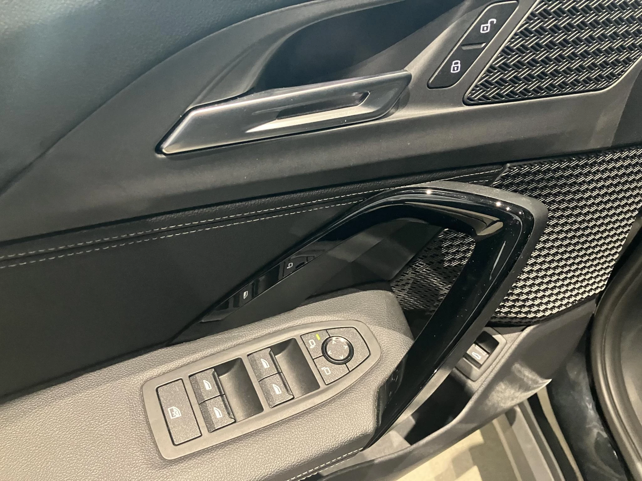 BMW-iX1-image-16