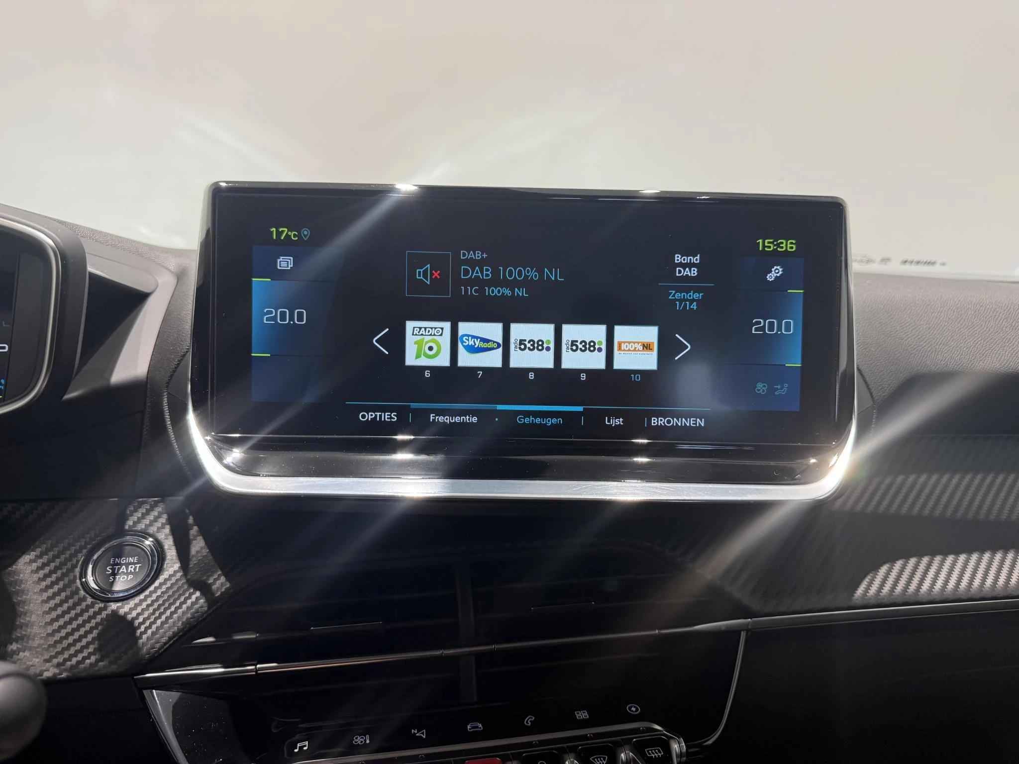 Peugeot-e-2008-image-15