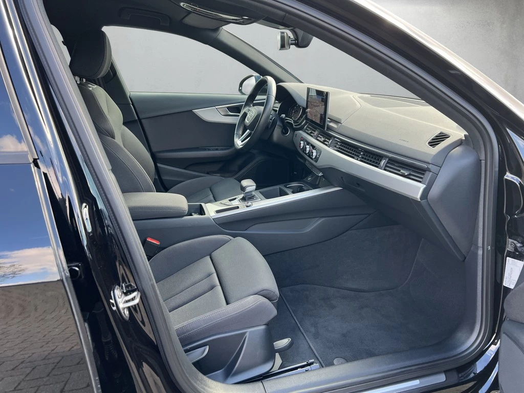 Audi A4 Avant 40 TFSI S tronic *Navi*