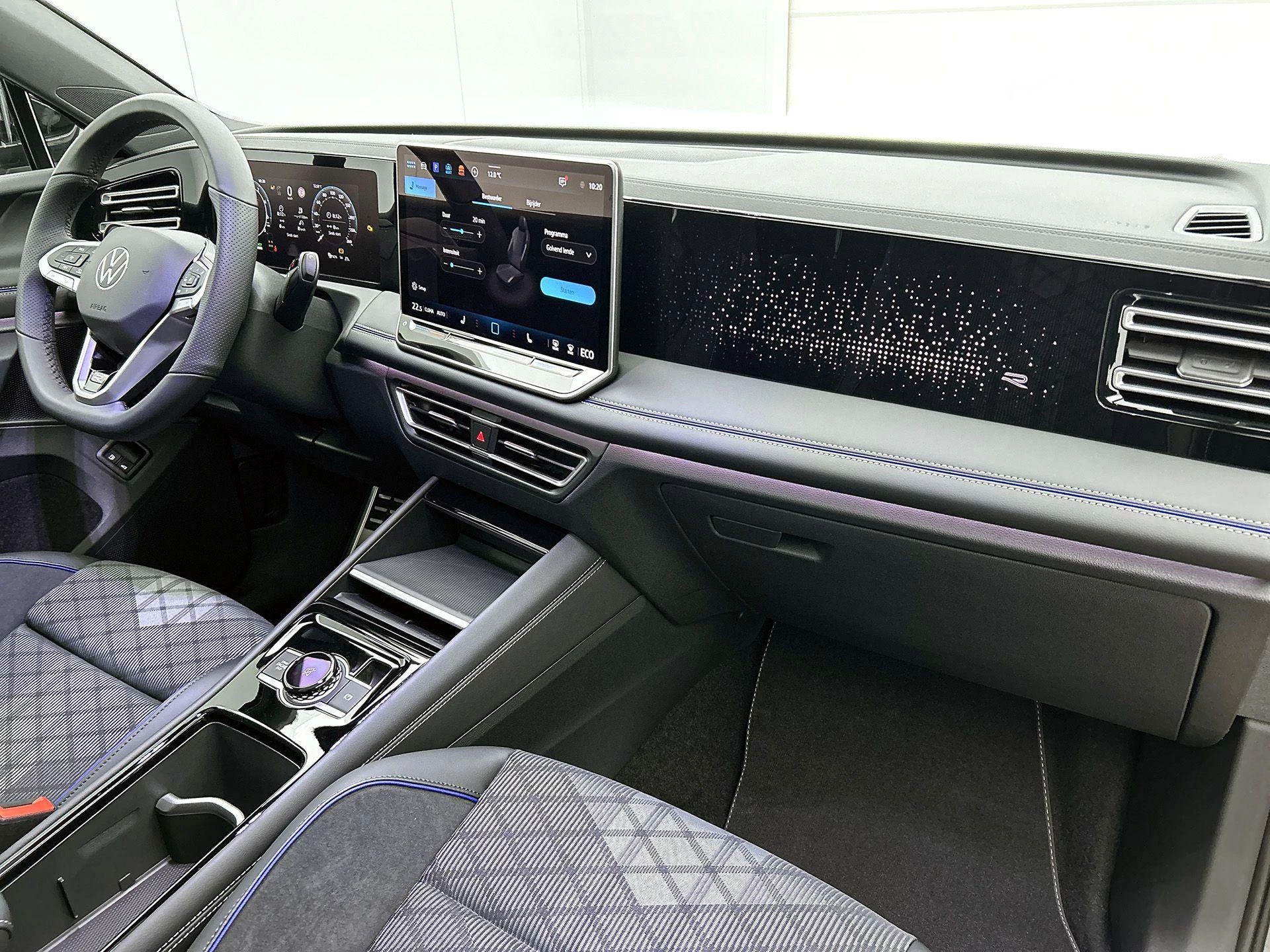 Volkswagen-Tiguan-image-27