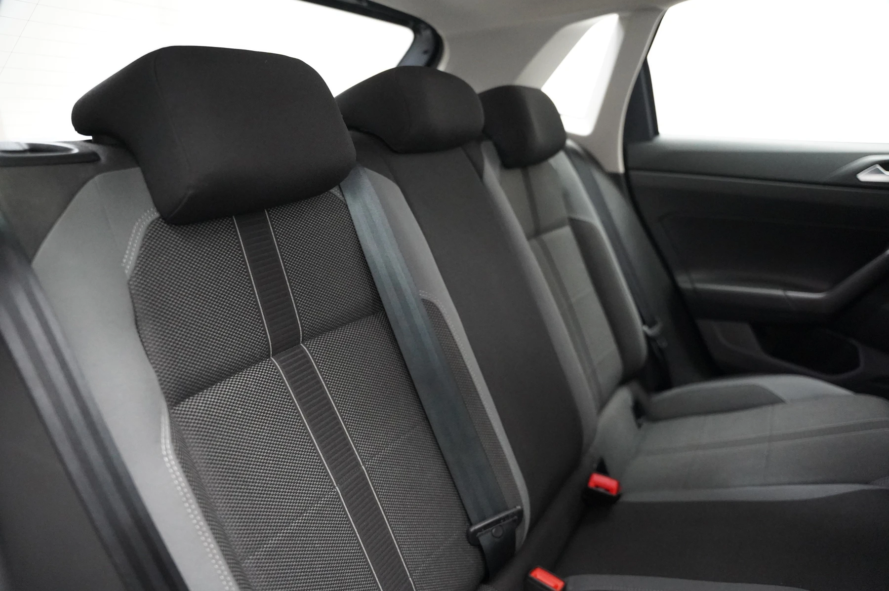 Volkswagen-Polo-image-30