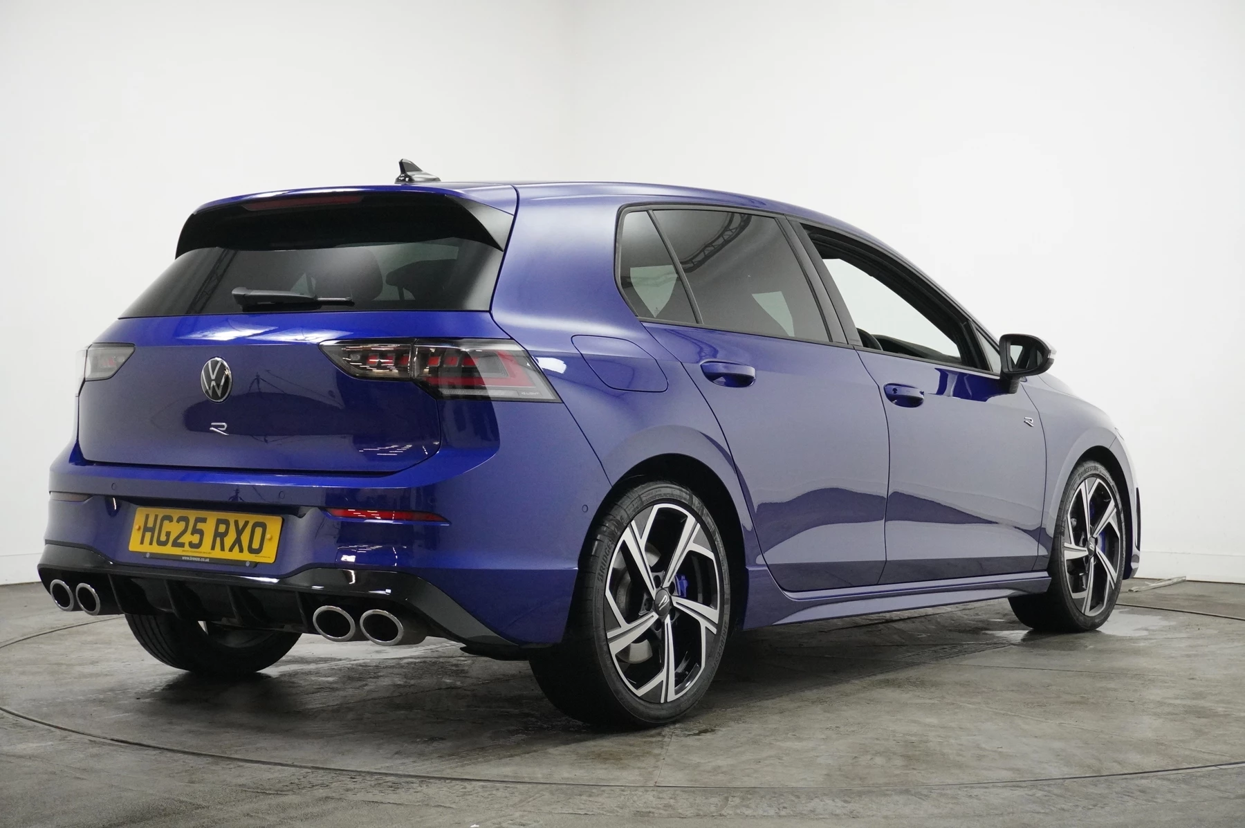 Volkswagen-Golf-image-14