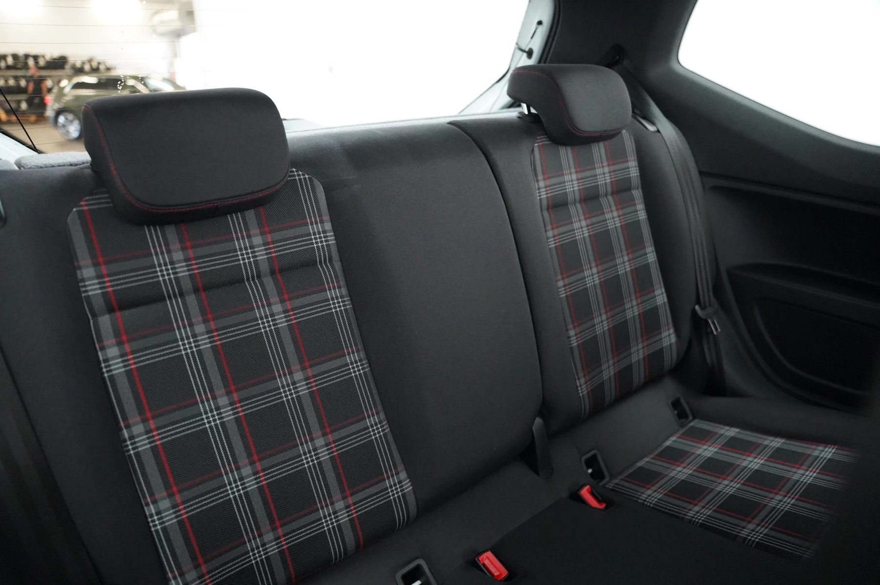 Volkswagen-up!-image-10