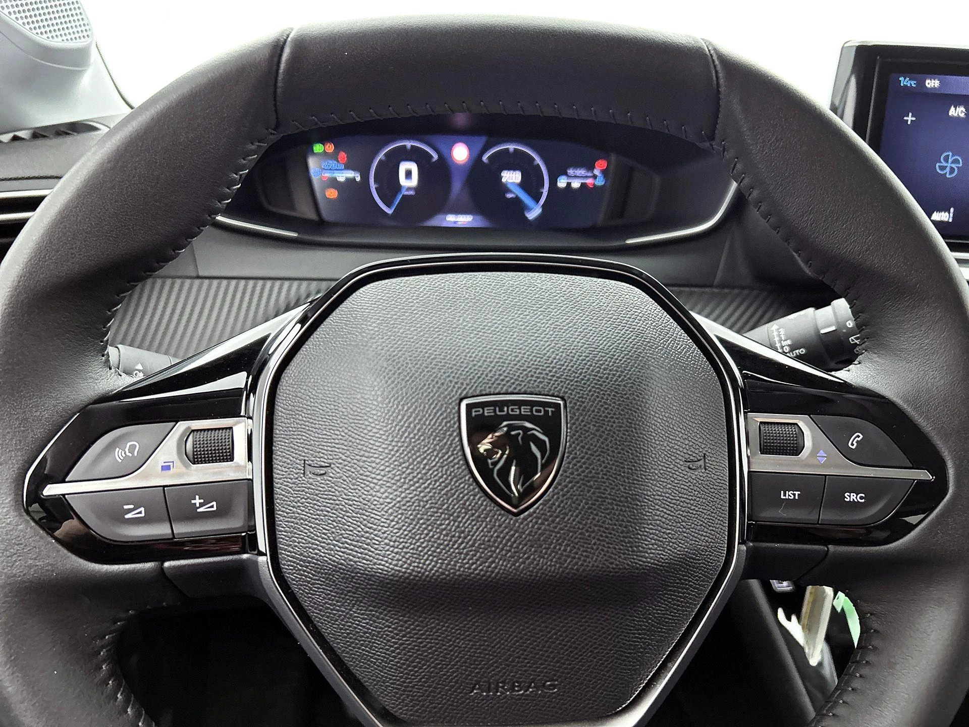 Peugeot-208-image-33