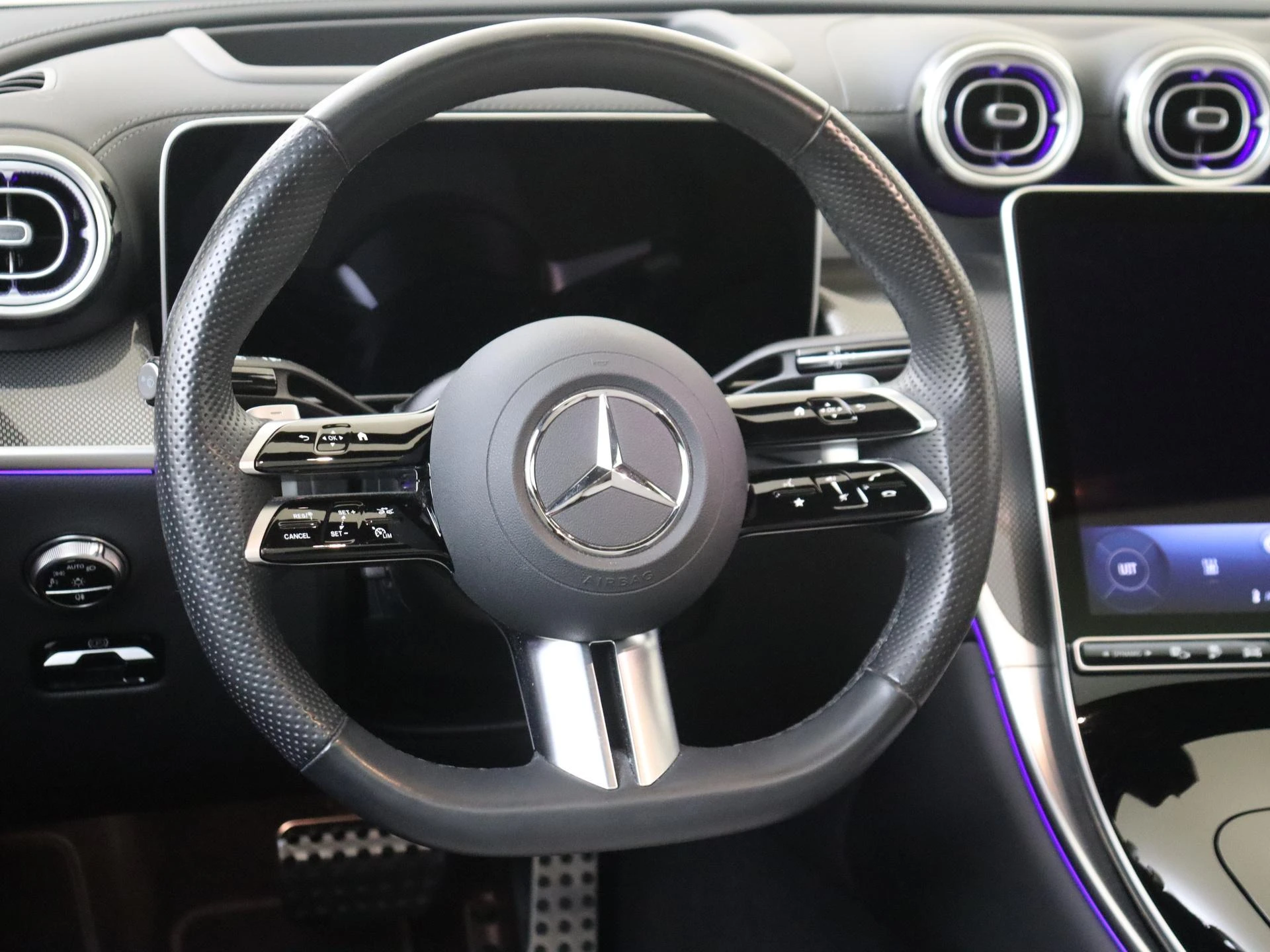 Mercedes-Benz-GLC-image-9