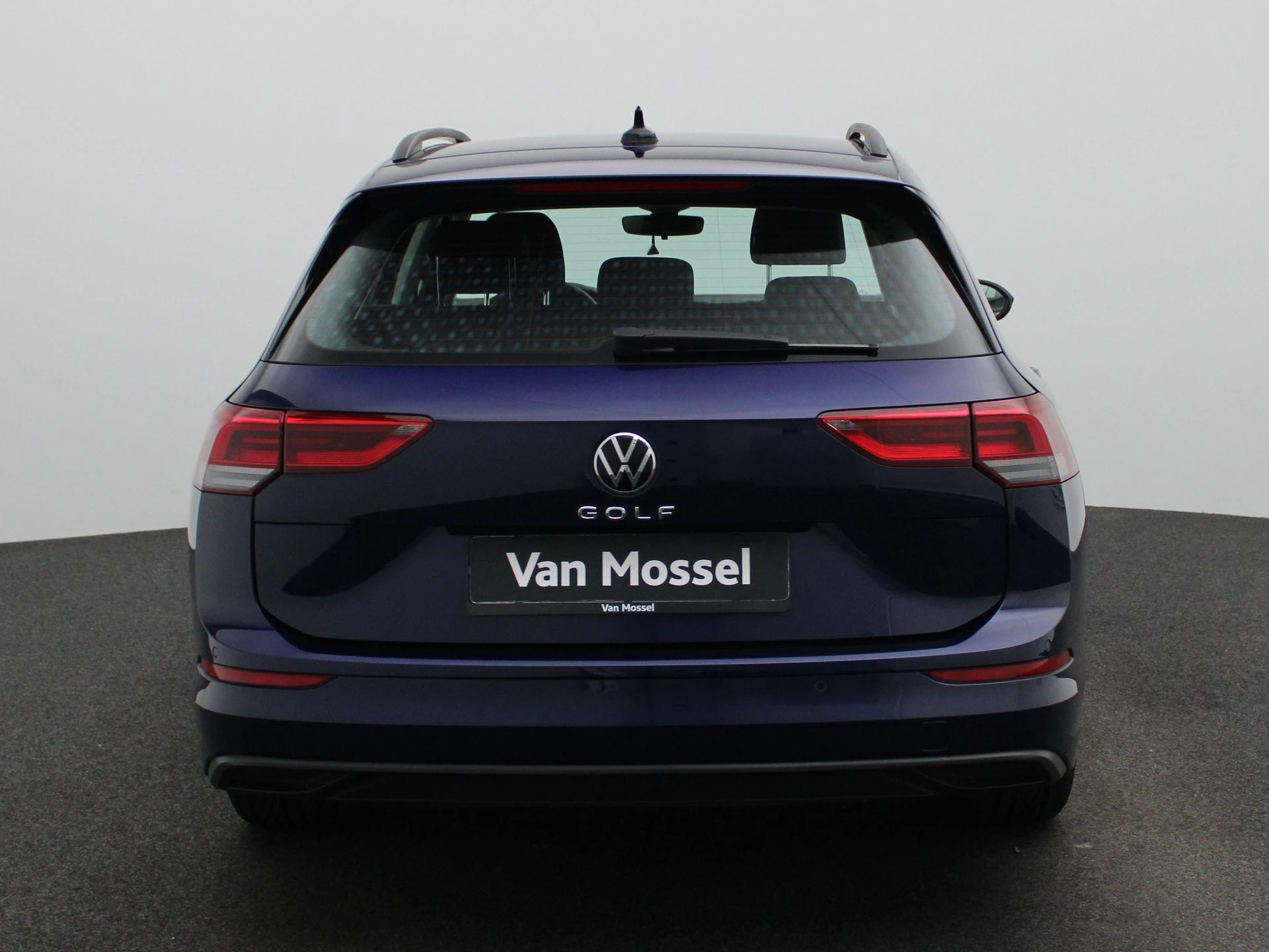 Volkswagen-Golf-image-5
