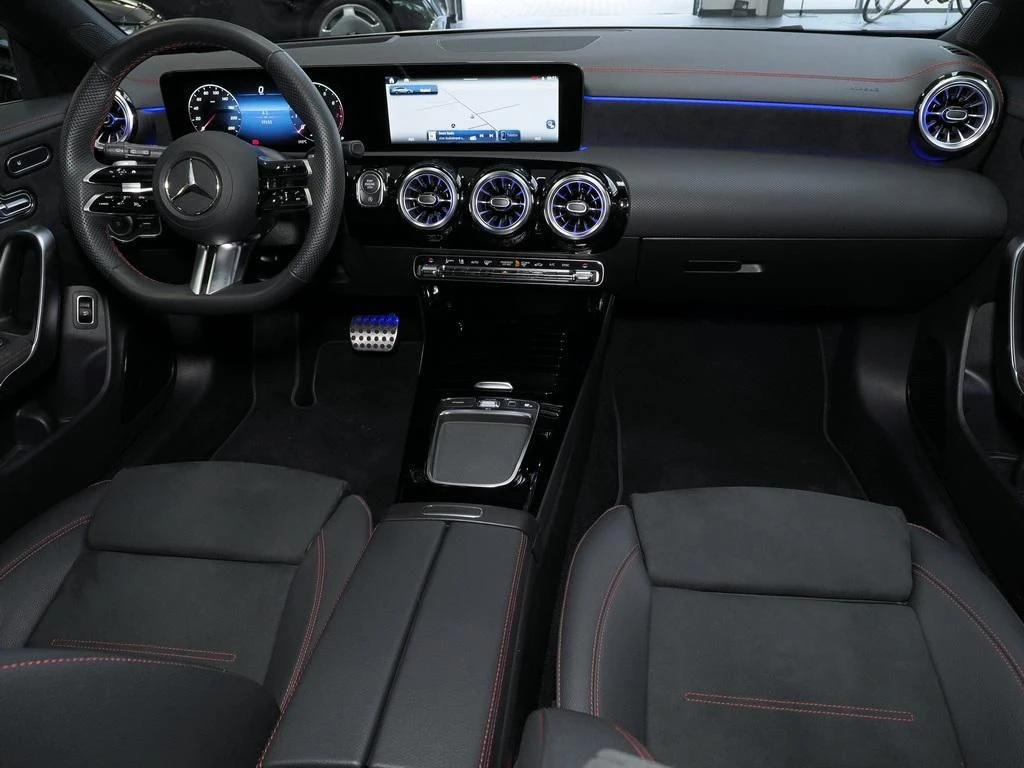 Mercedes-Benz-CLA 250-image-13