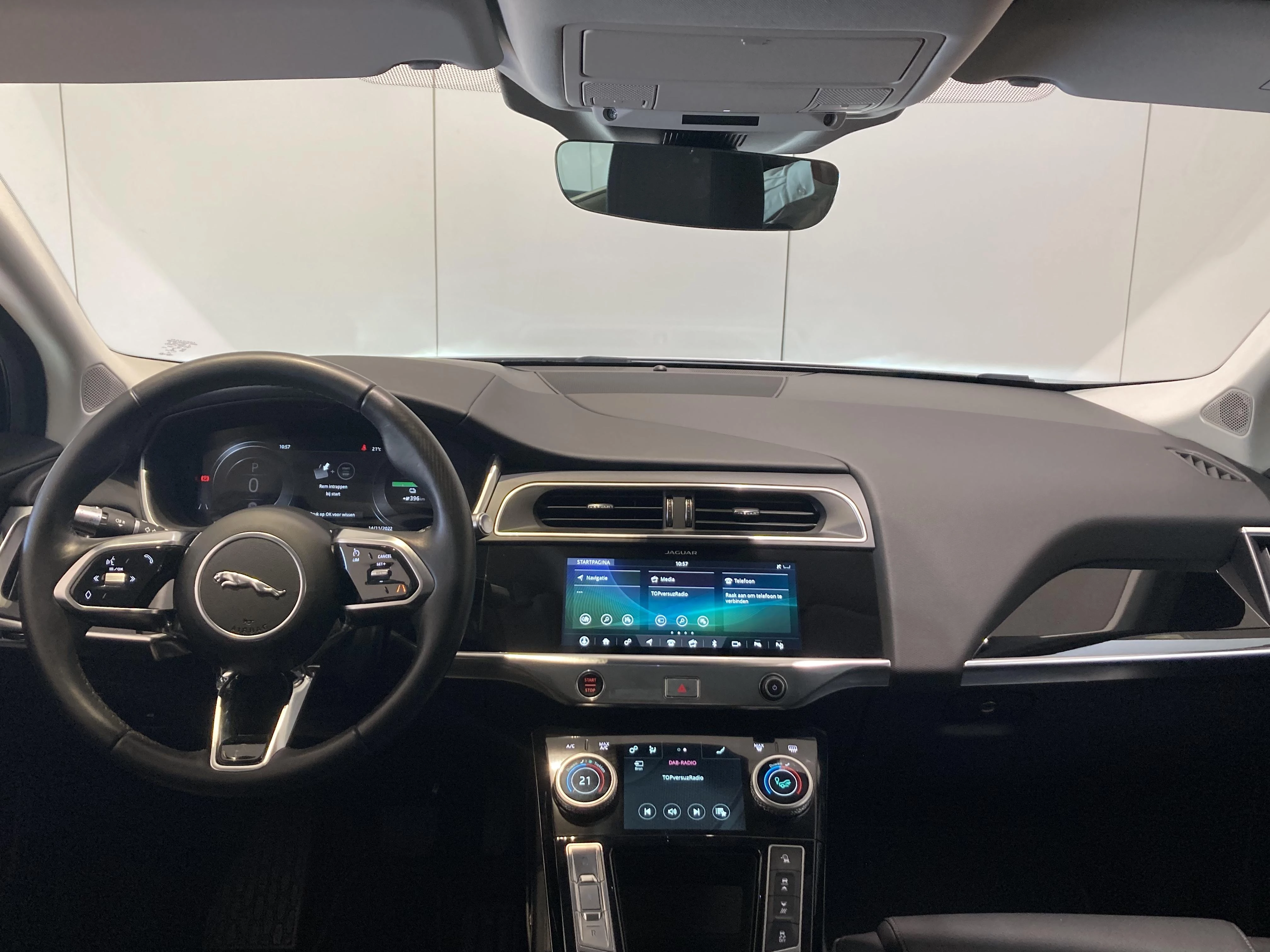 Jaguar-I-PACE-image-3