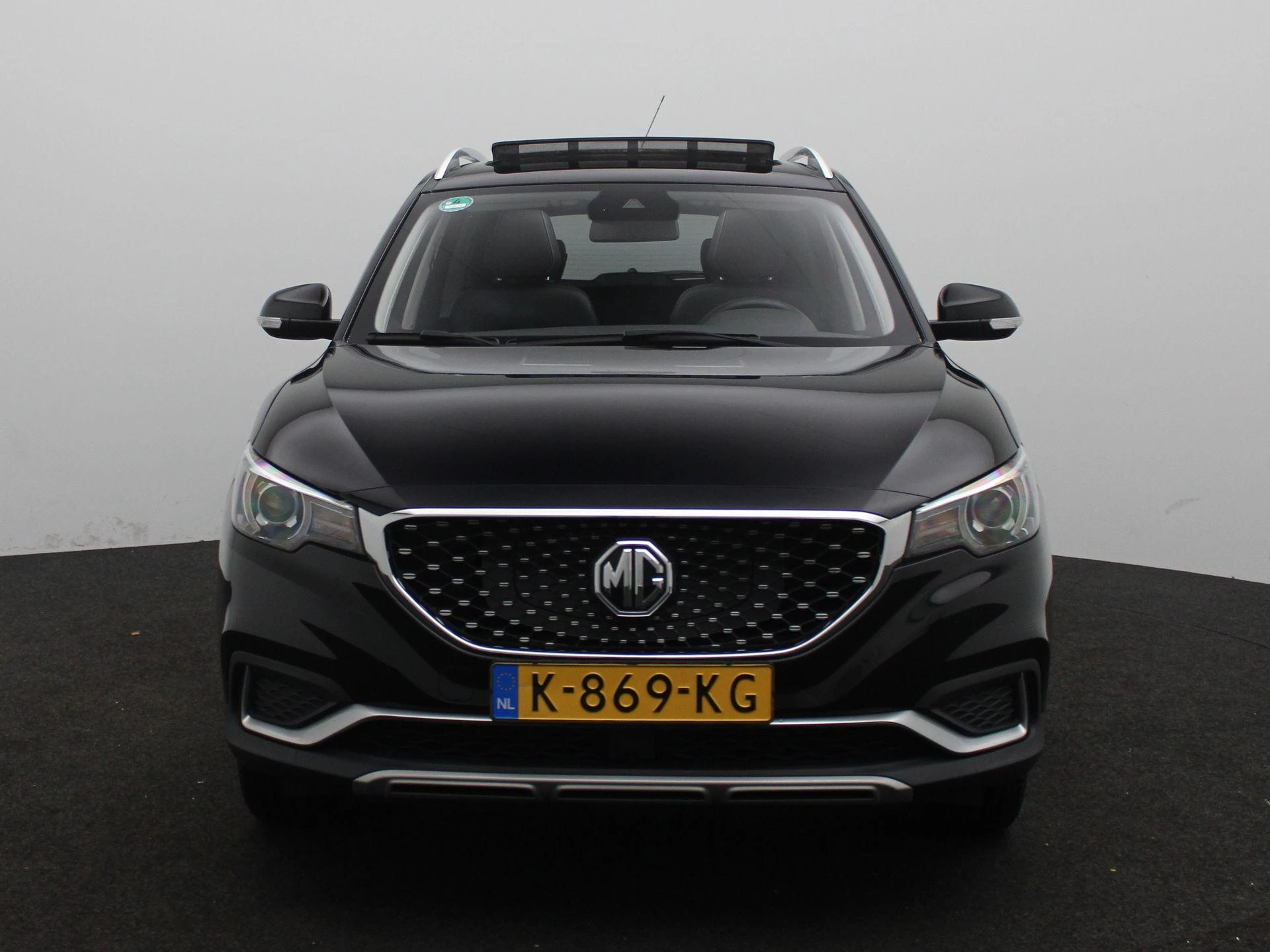 MG-ZS EV-image-3