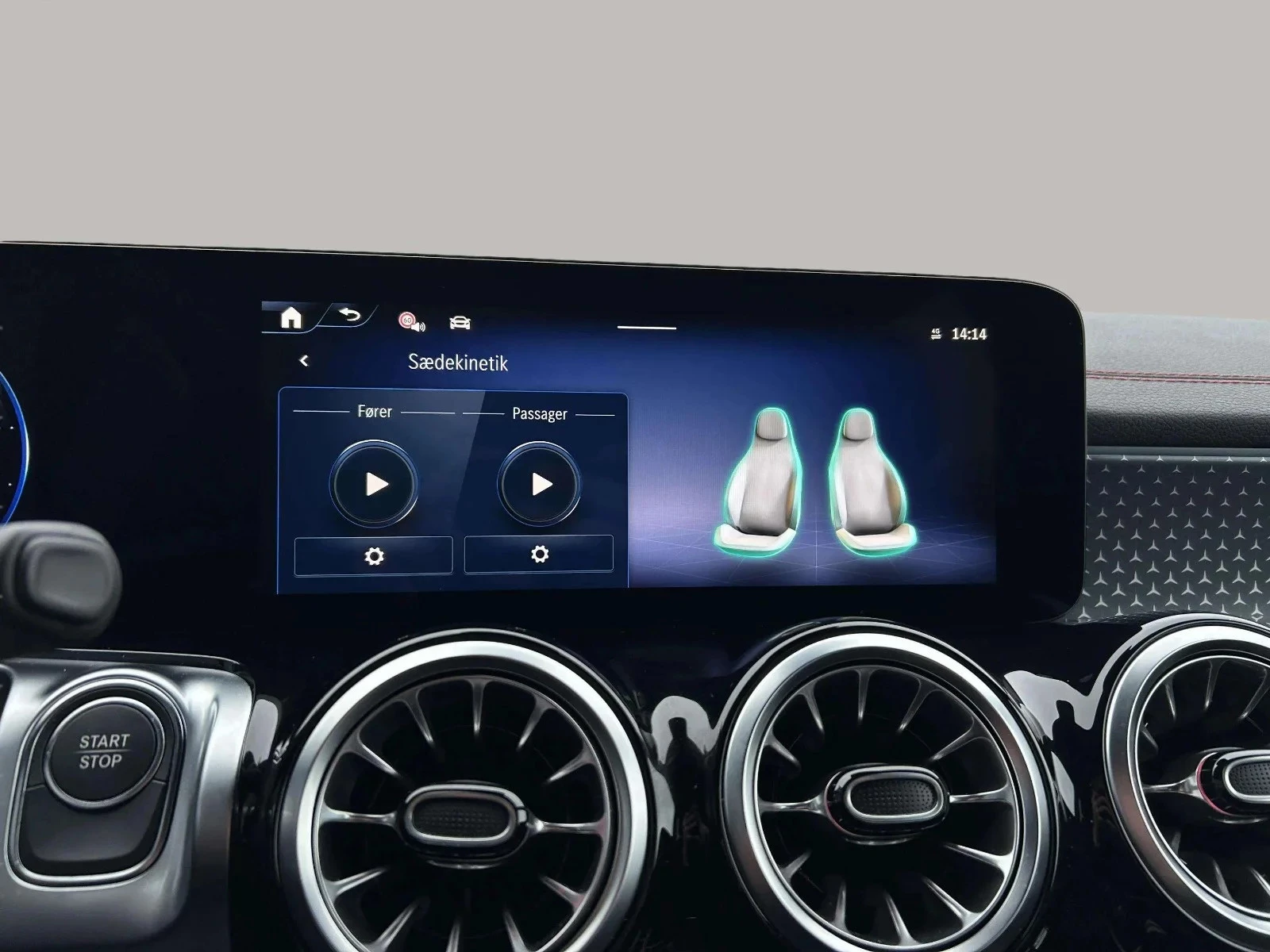 Mercedes-Benz-EQB-image-21