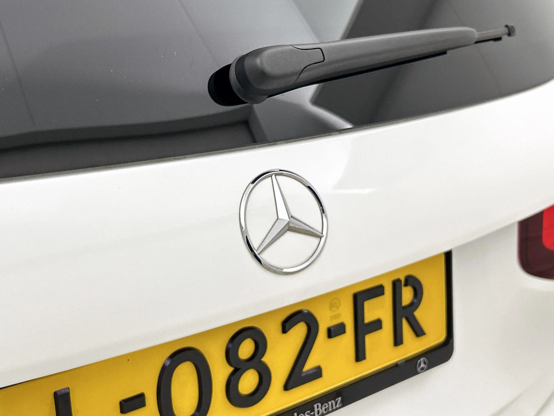 Mercedes-Benz-GLB-image-27