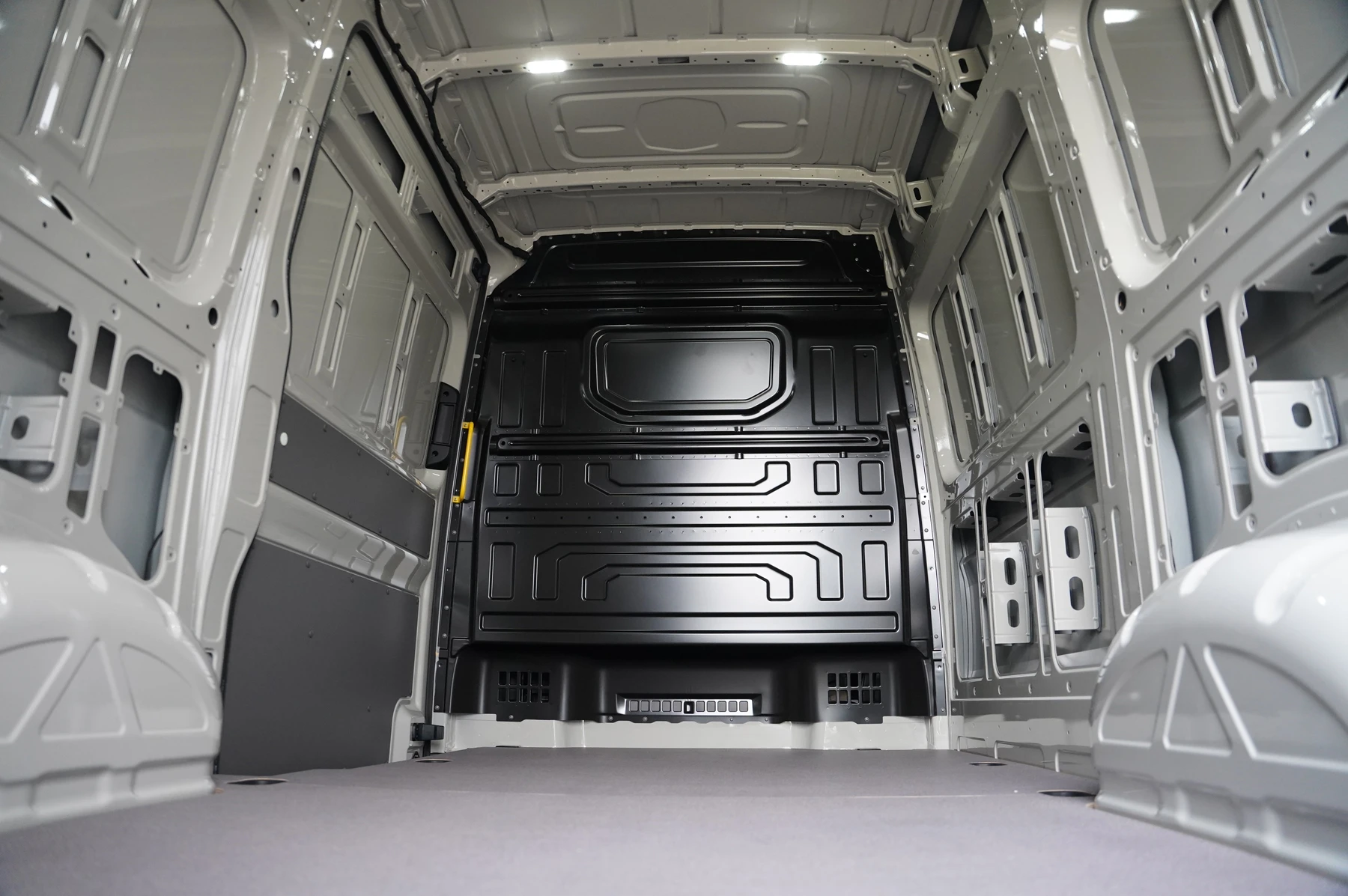 Volkswagen-Crafter-image-10